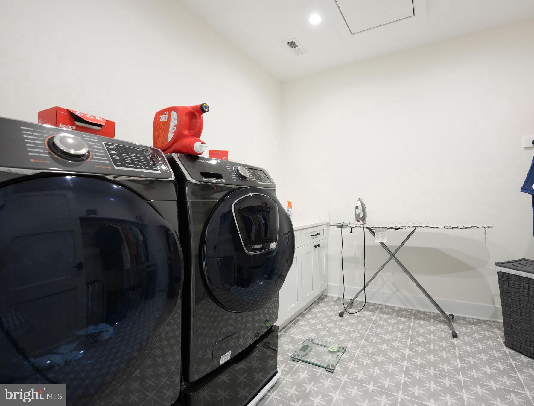 OLIVER ESTATES - Residential