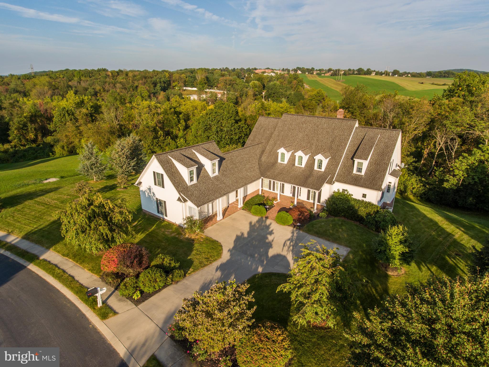 COUNTRY MANOR ESTATES - Residential