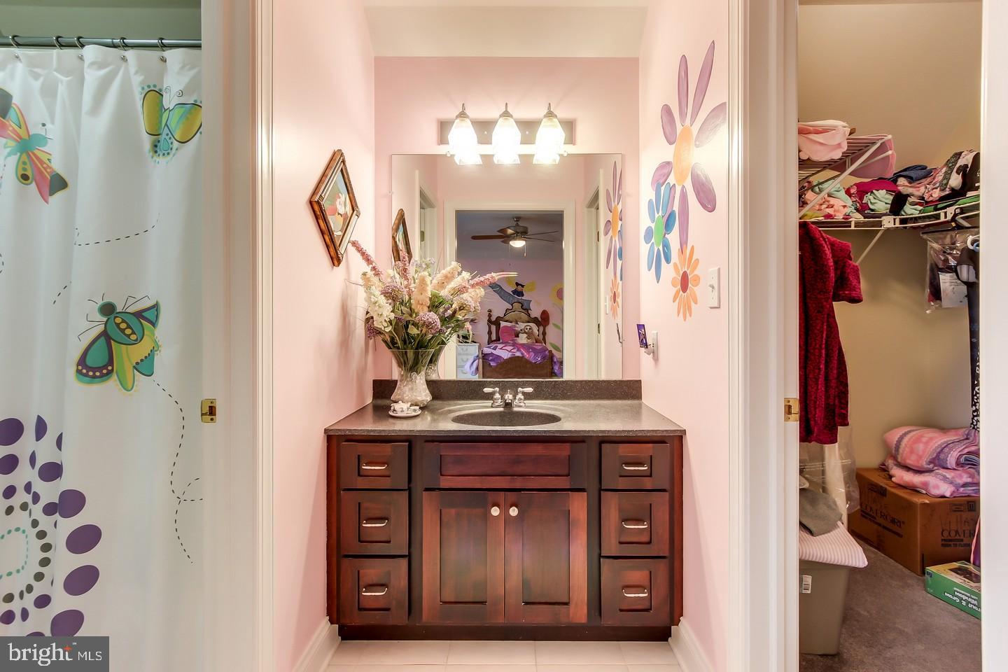 COUNTRY MANOR ESTATES - Residential