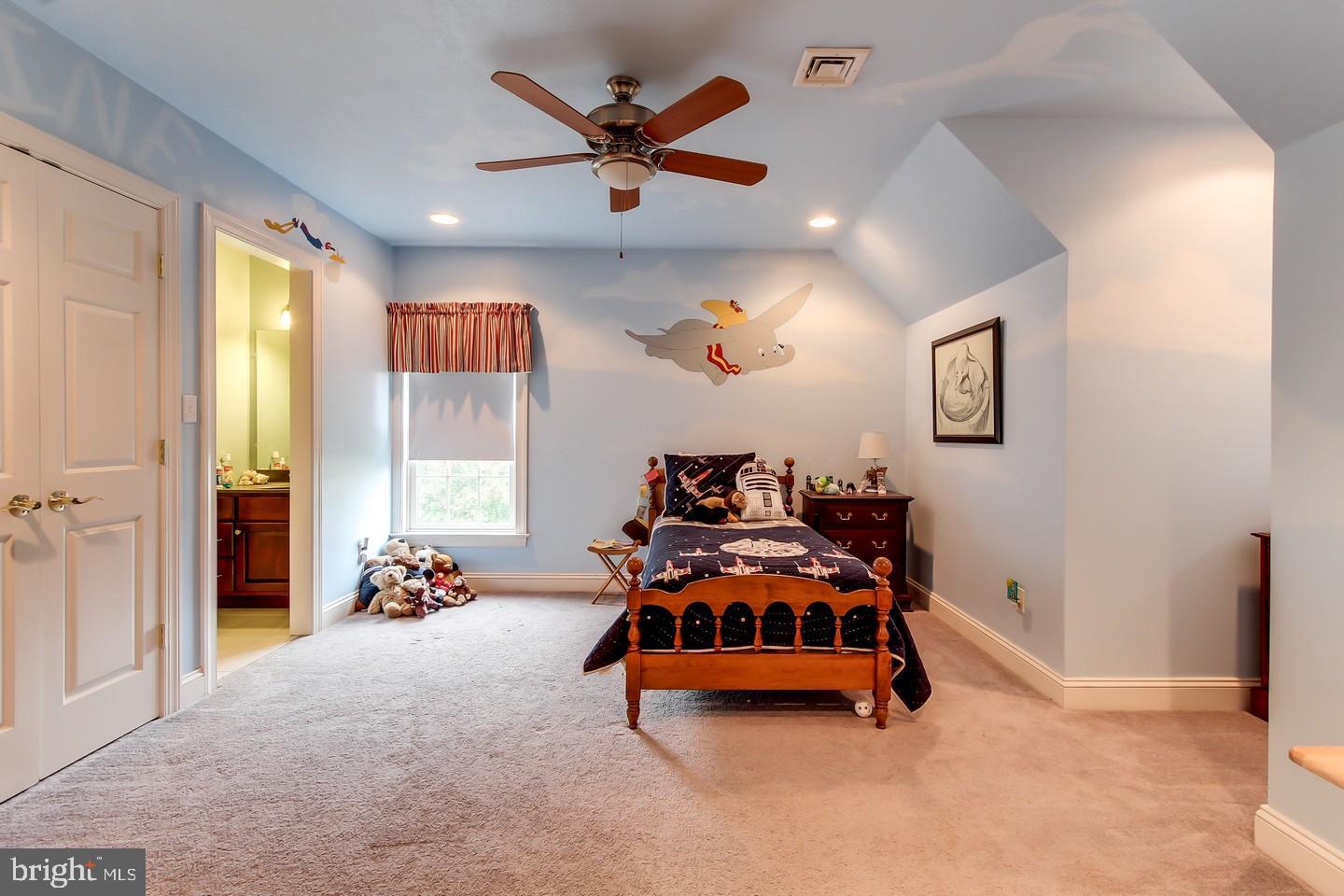 COUNTRY MANOR ESTATES - Residential