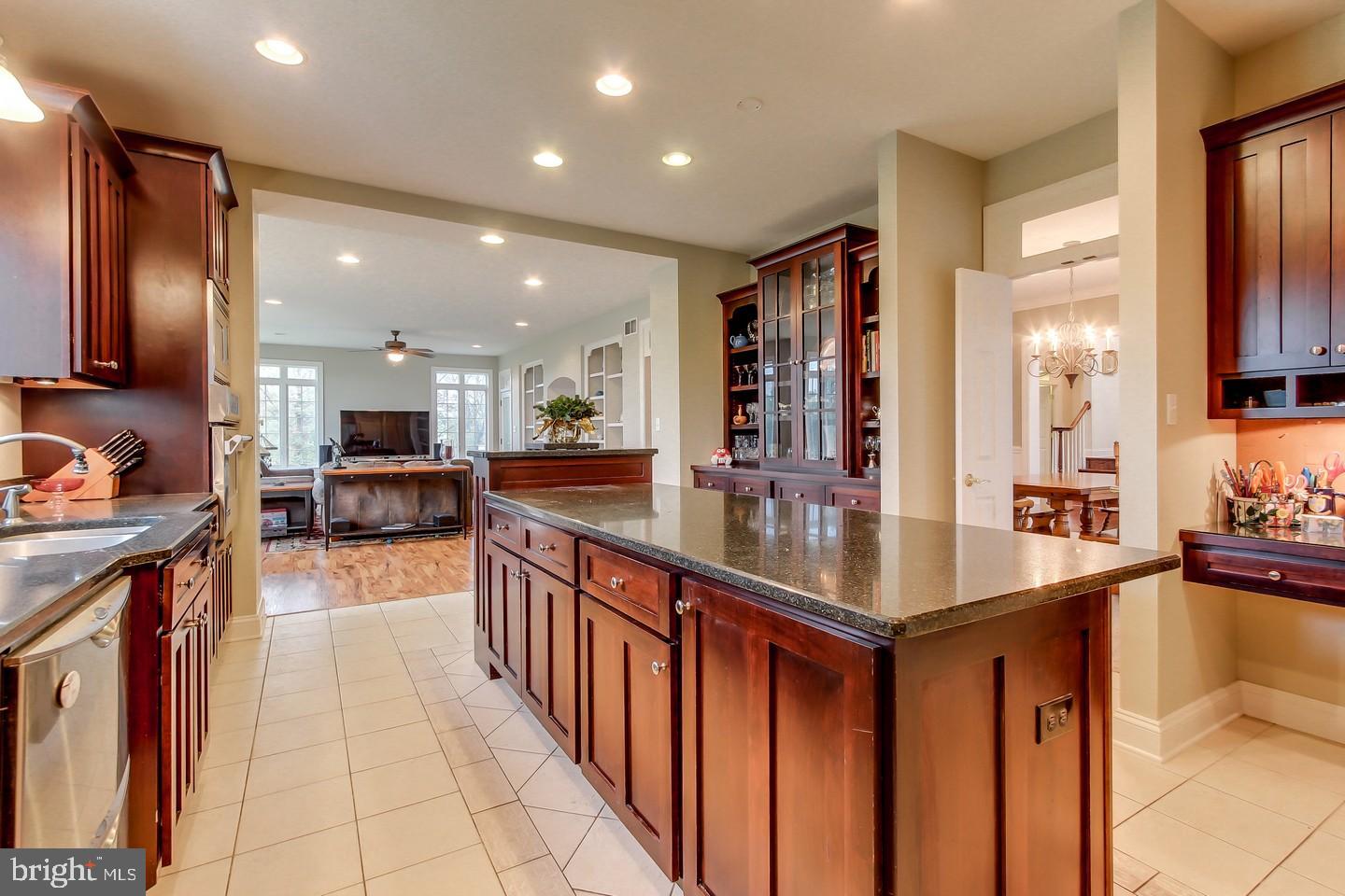 COUNTRY MANOR ESTATES - Residential