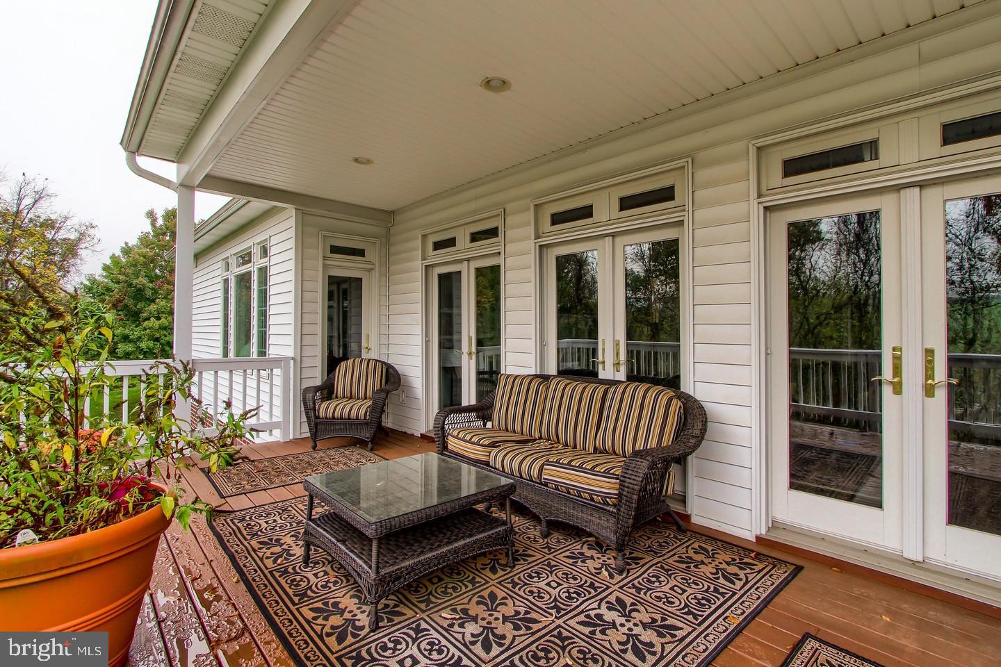 COUNTRY MANOR ESTATES - Residential