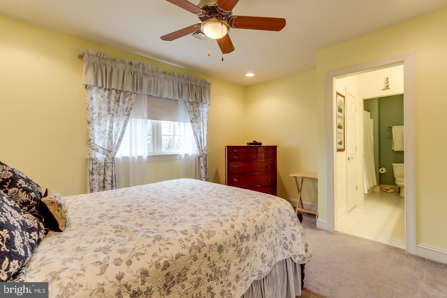 COUNTRY MANOR ESTATES - Residential