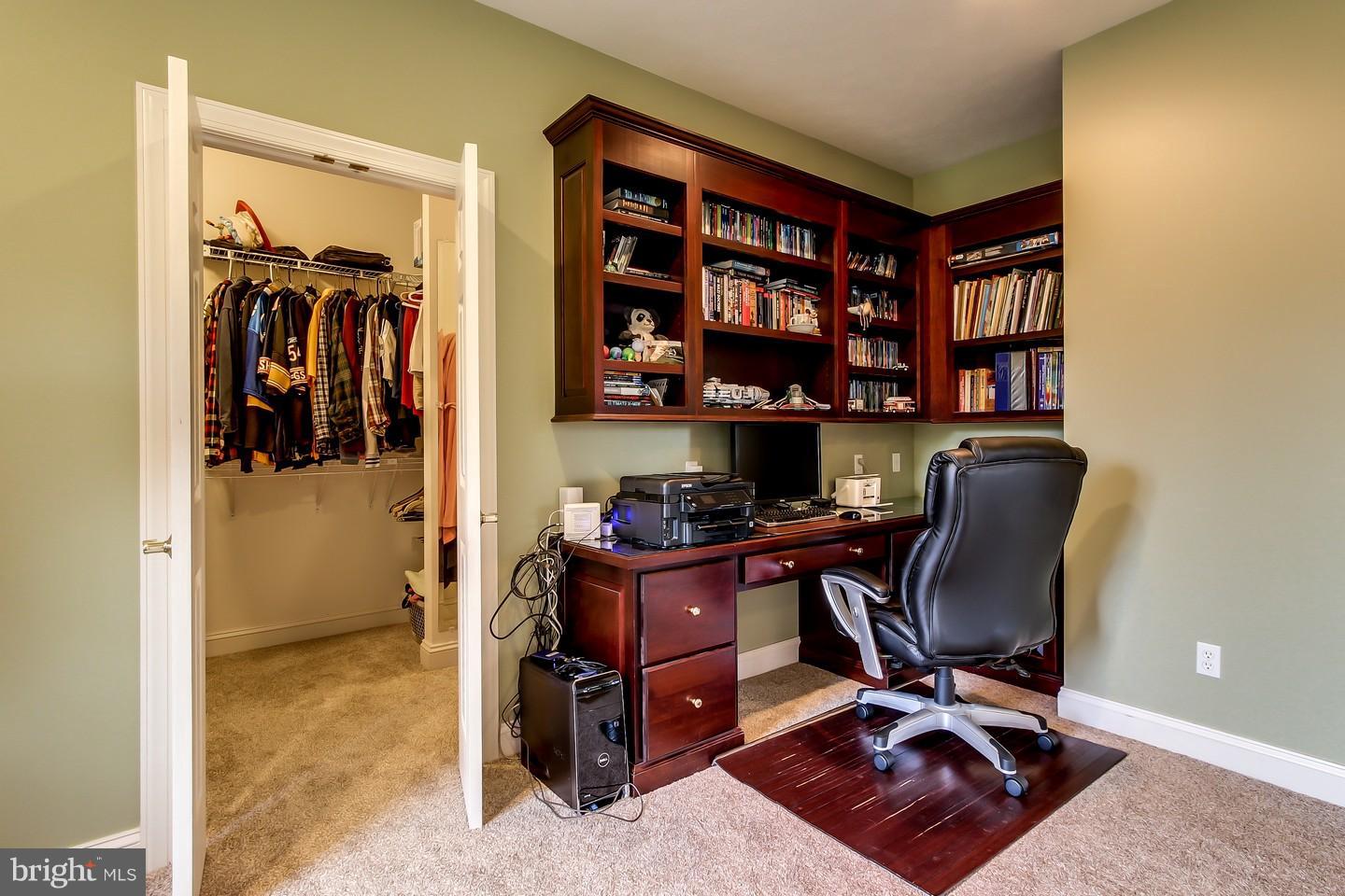 COUNTRY MANOR ESTATES - Residential