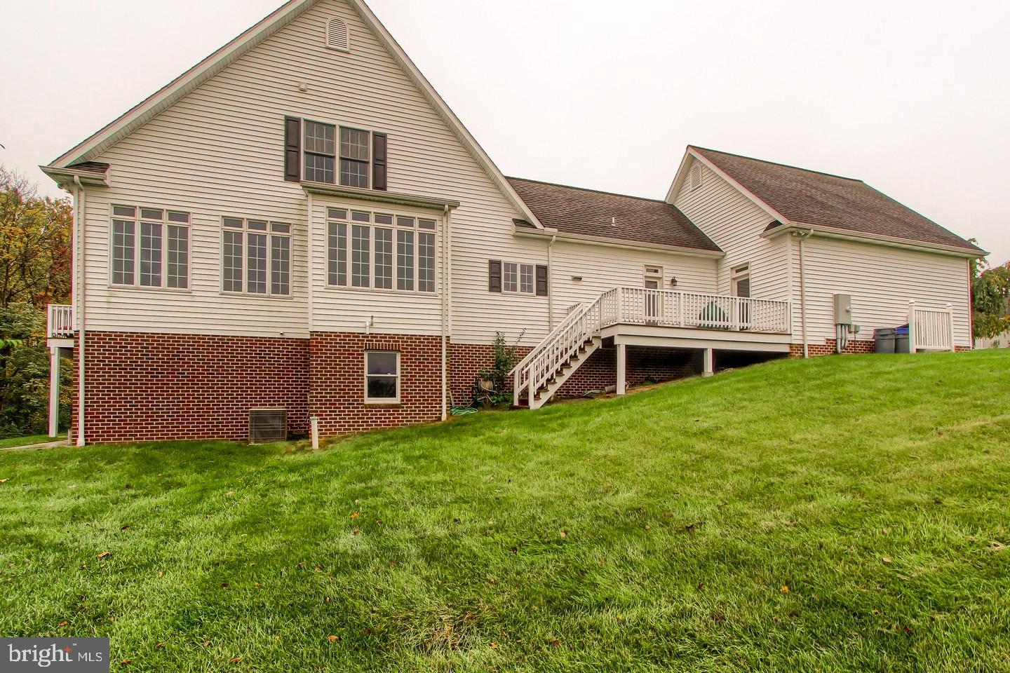 COUNTRY MANOR ESTATES - Residential