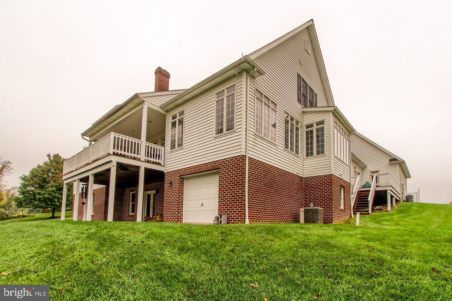 COUNTRY MANOR ESTATES - Residential