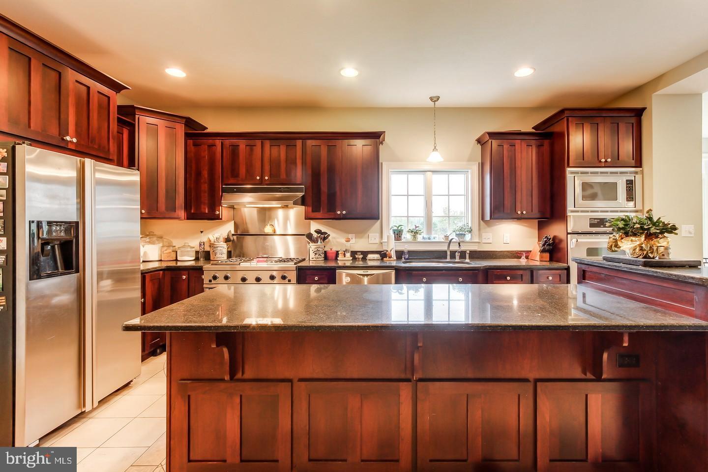 COUNTRY MANOR ESTATES - Residential