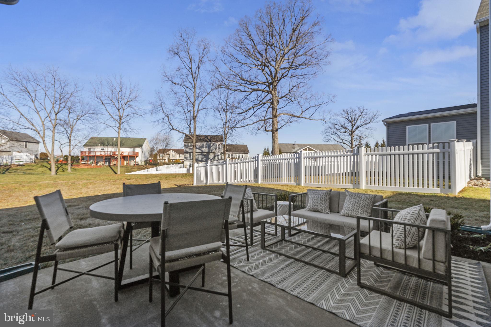 PRESIDENTS POINTE - Residential