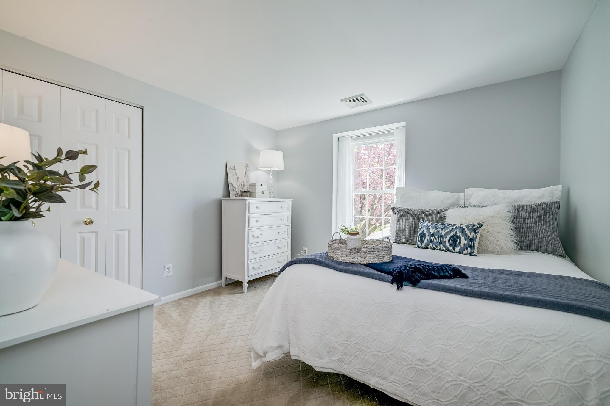 POTOMAC CHASE - Residential