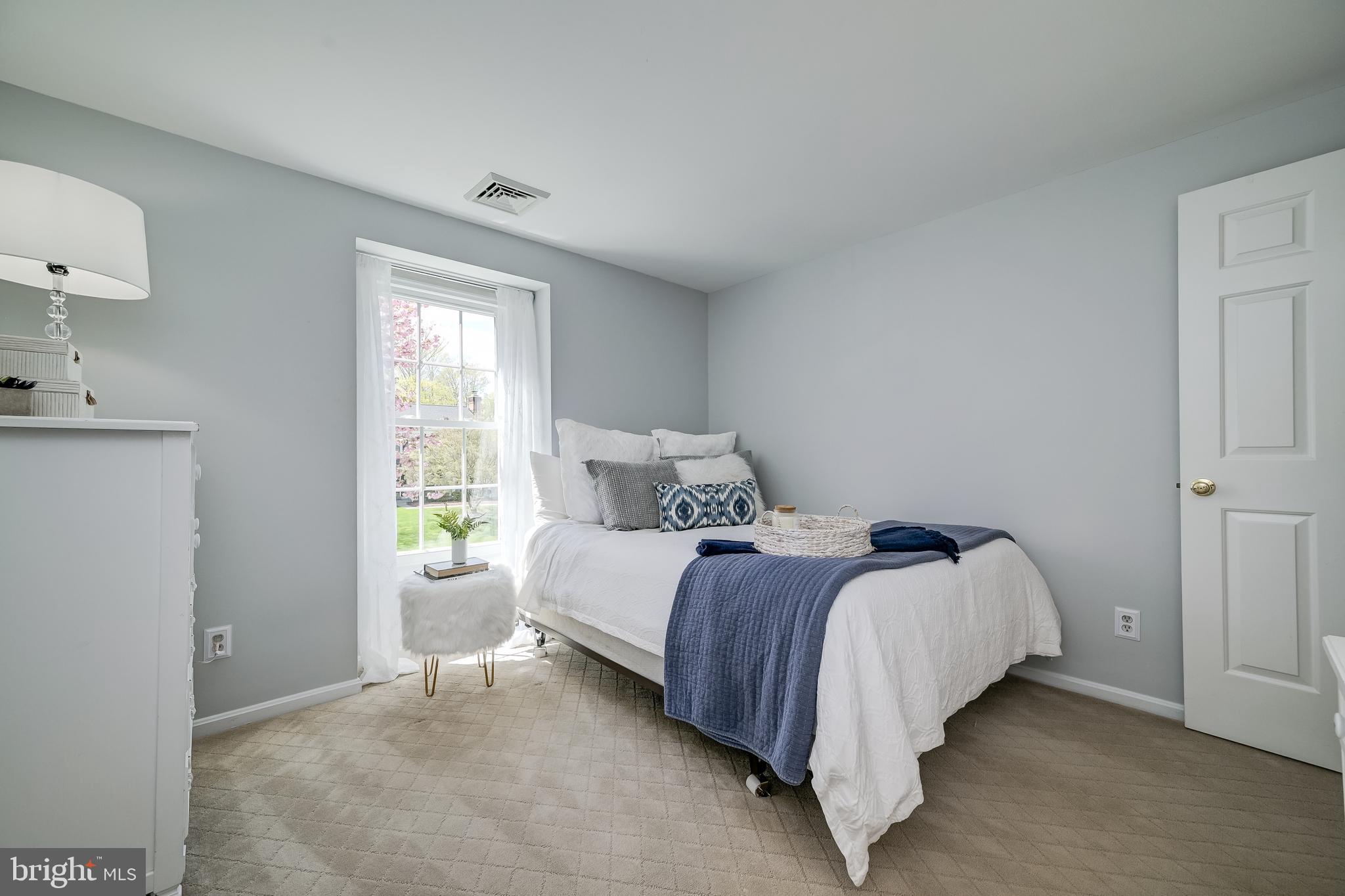 POTOMAC CHASE - Residential