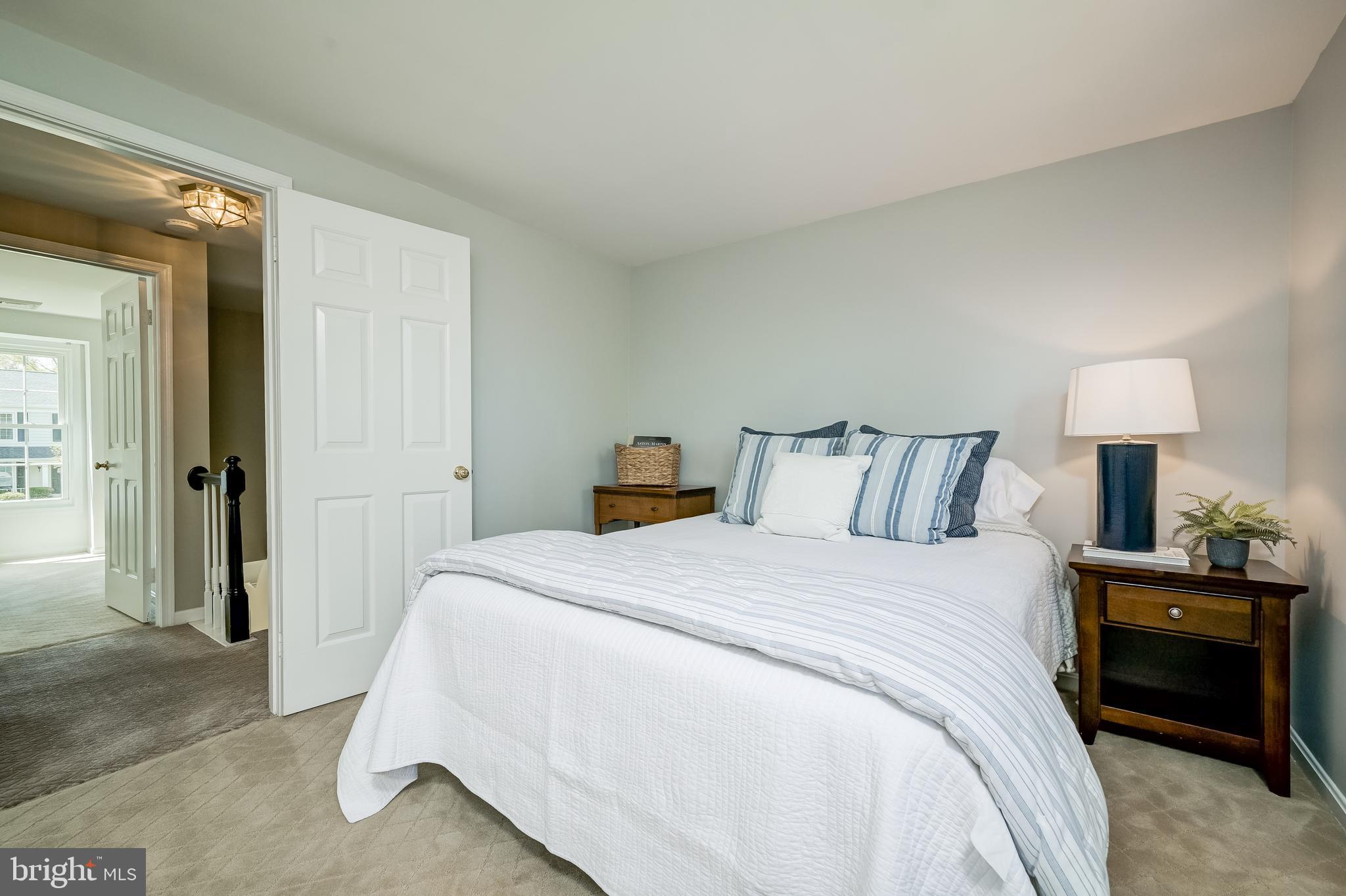 POTOMAC CHASE - Residential