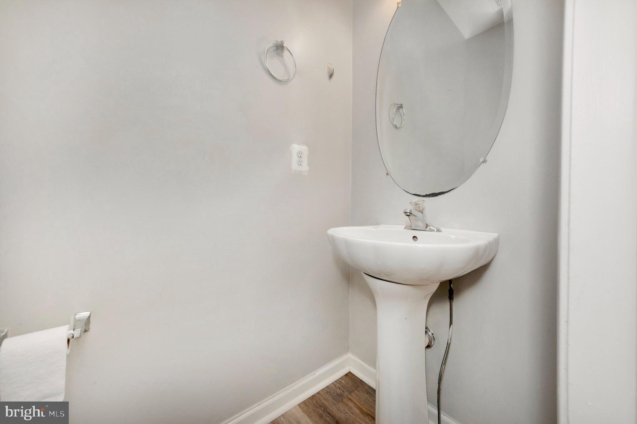 LAFAYETTE VILLAGE - Residential