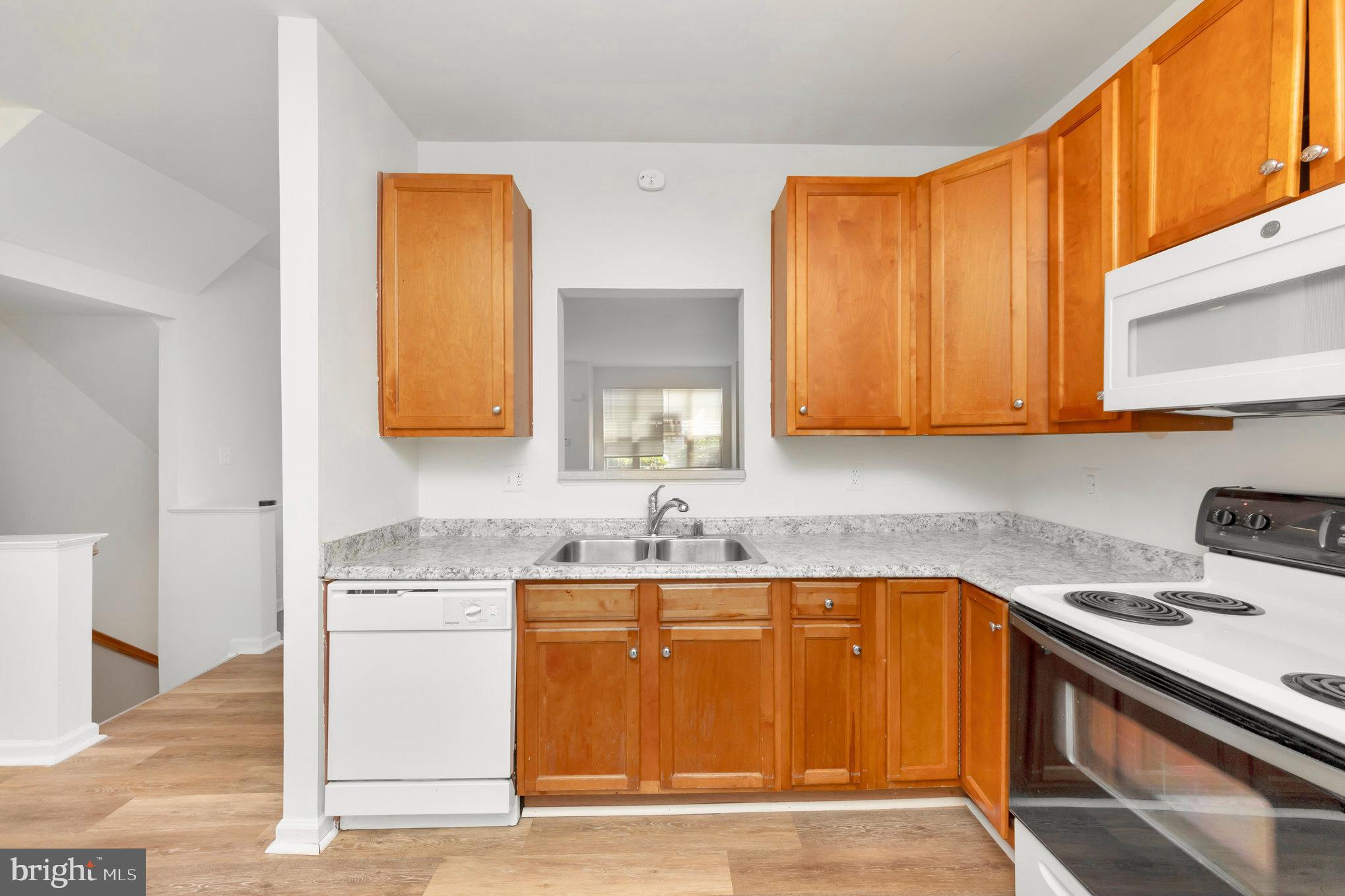 LAFAYETTE VILLAGE - Residential