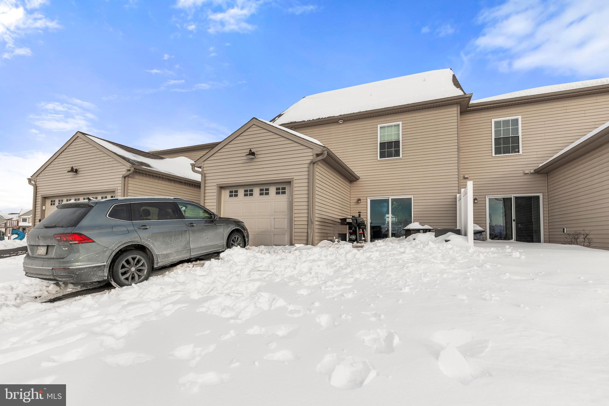 STONEYBROOK OF ELIZABETHTOWN - Residential