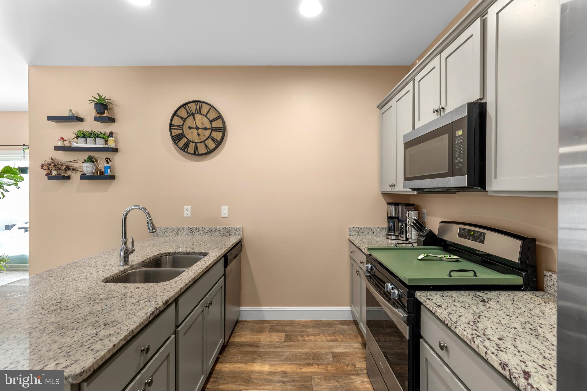 STONEYBROOK OF ELIZABETHTOWN - Residential