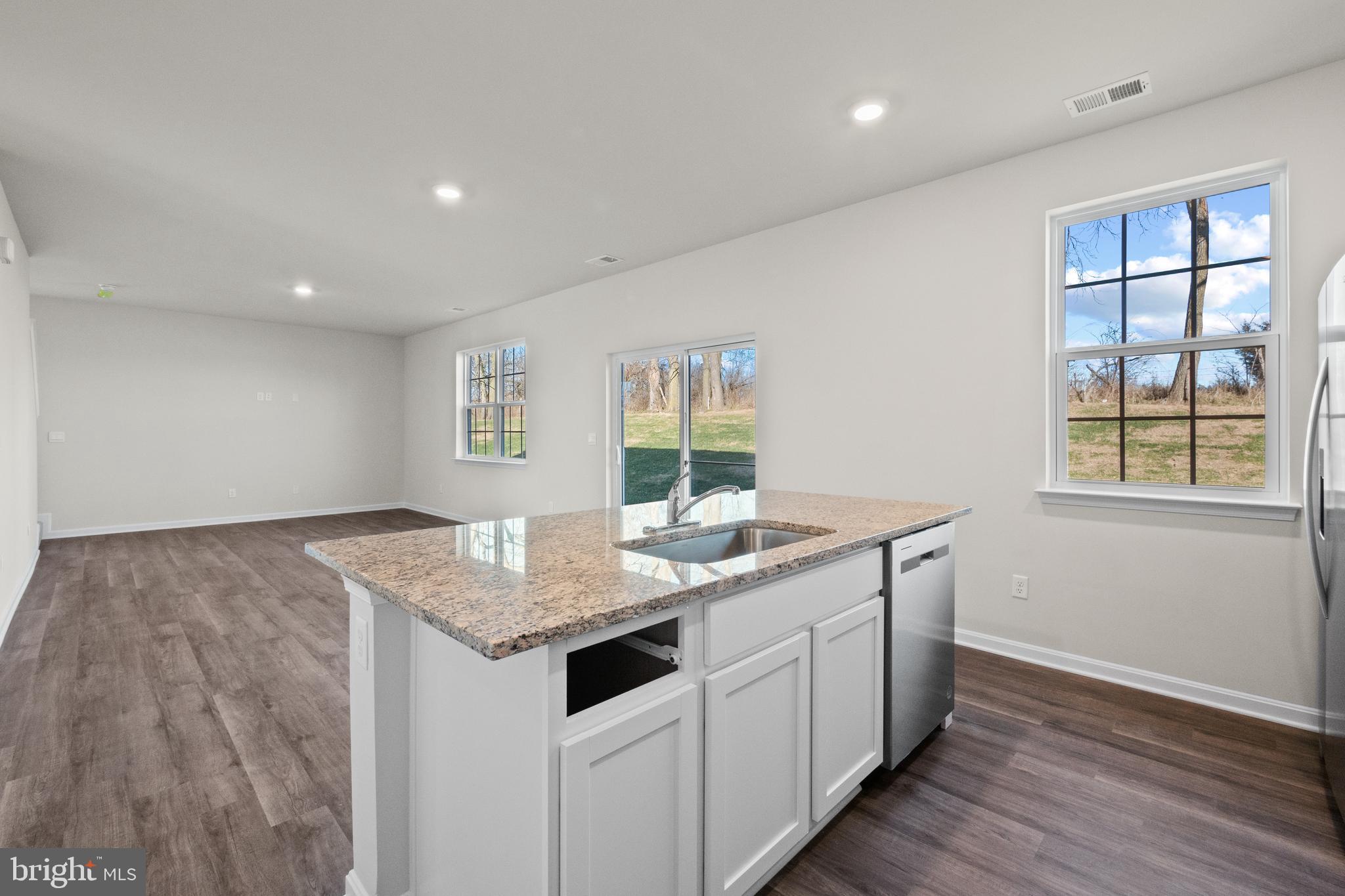 RED HILL - Residential