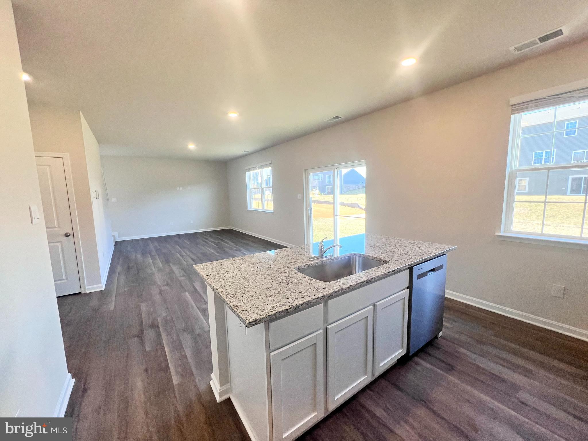 RED HILL - Residential