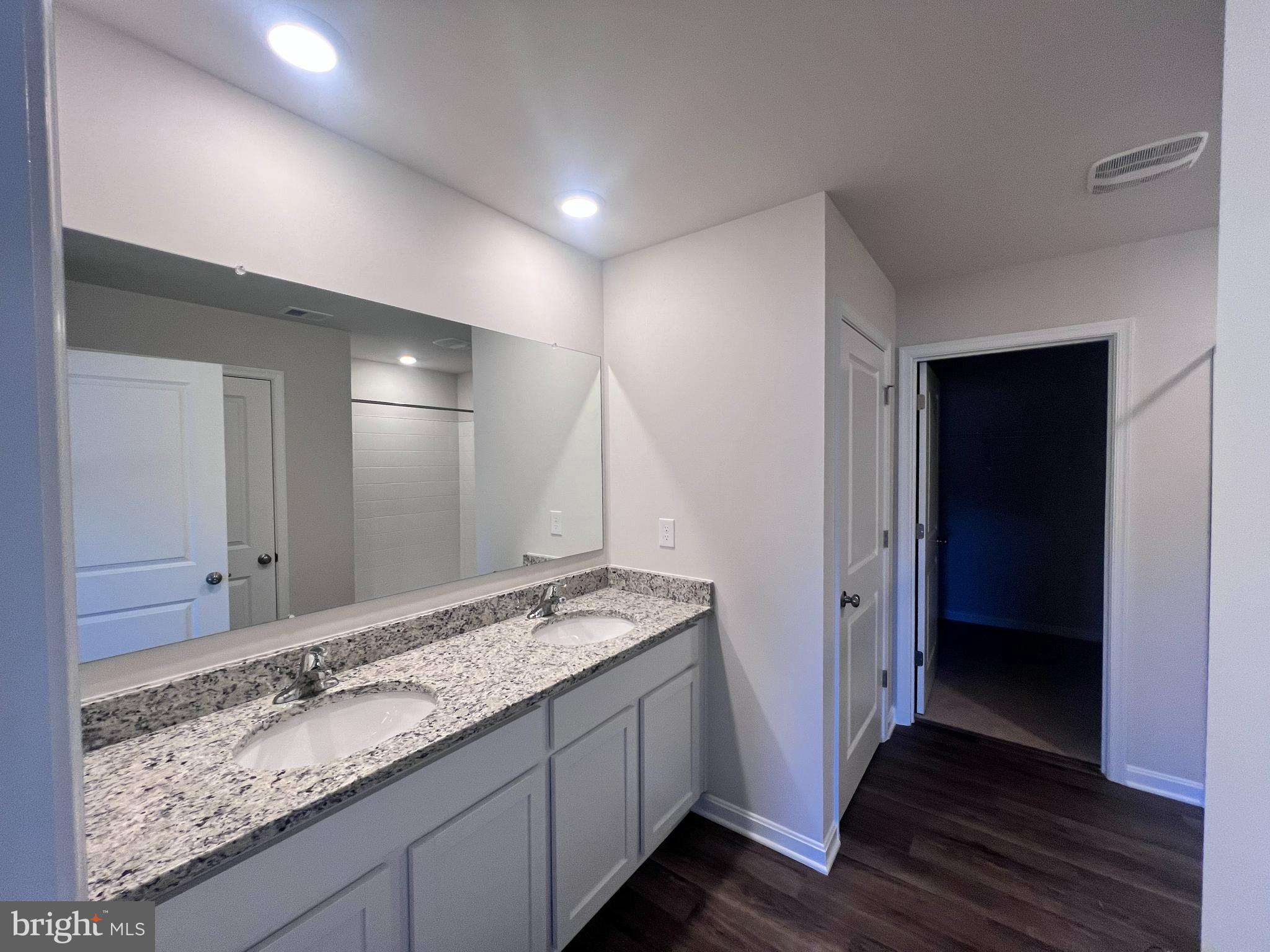 RED HILL - Residential