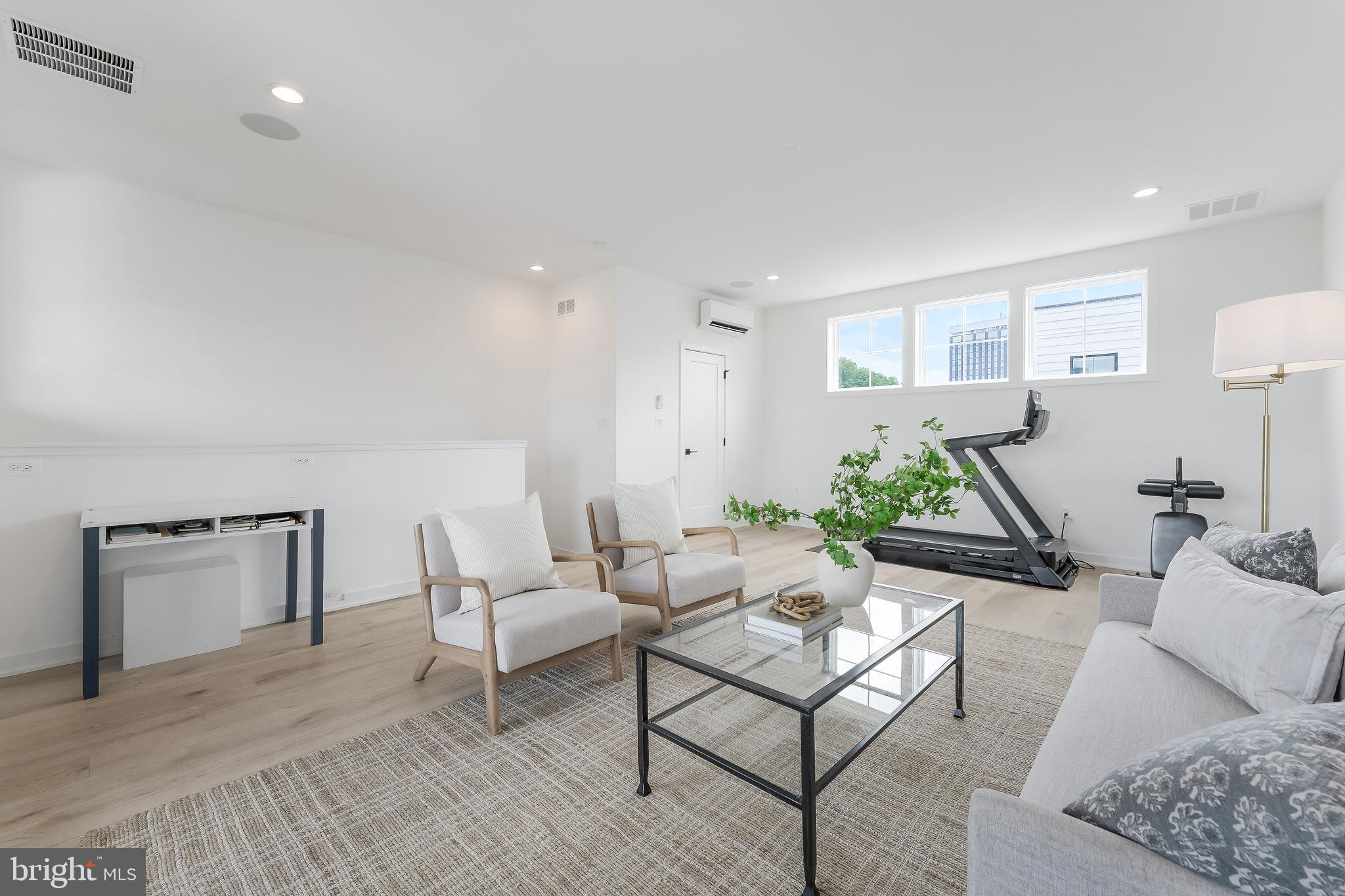 VALLEY PARK - Residential Lease