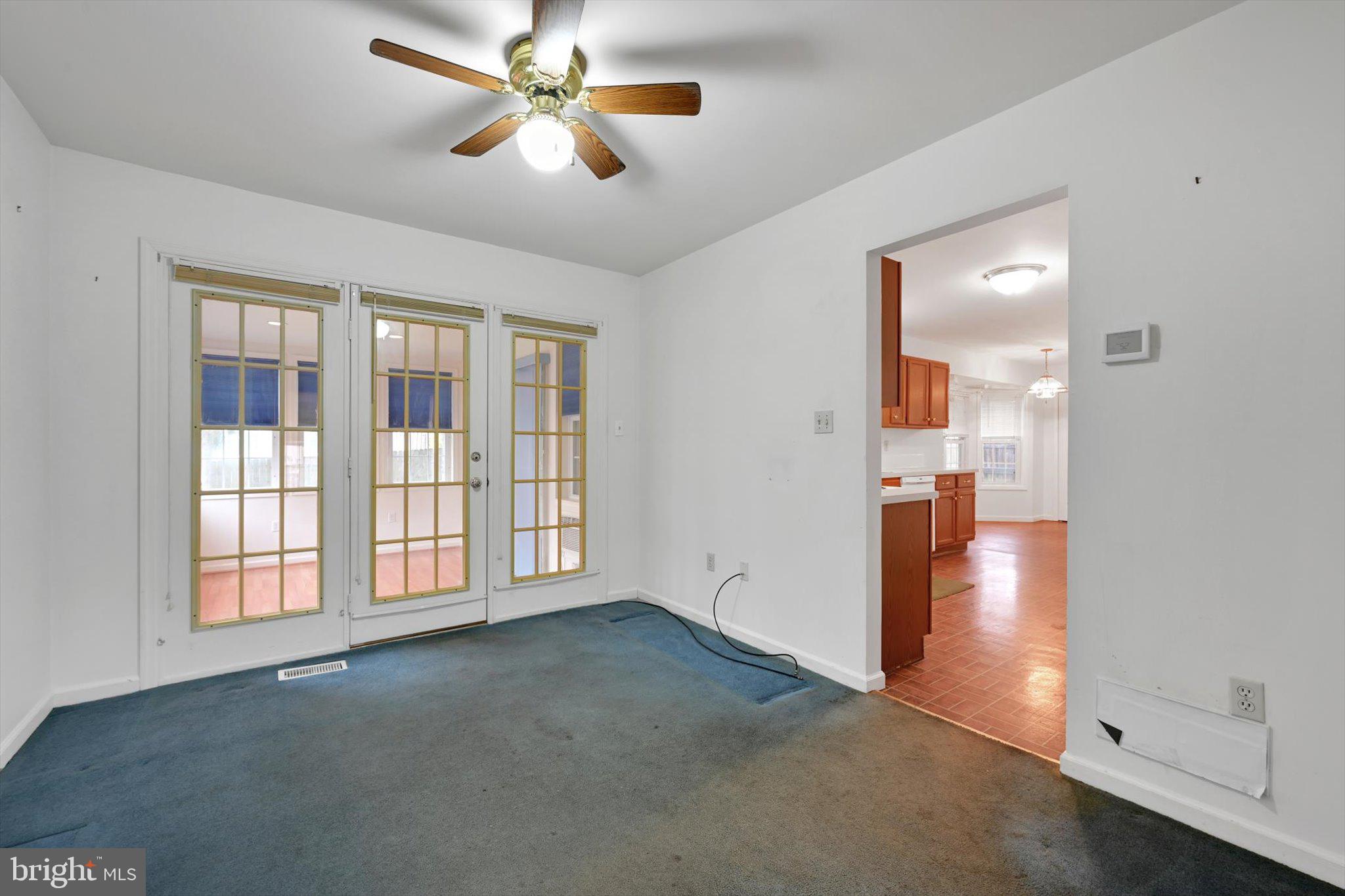 MANOR OAKS - Residential