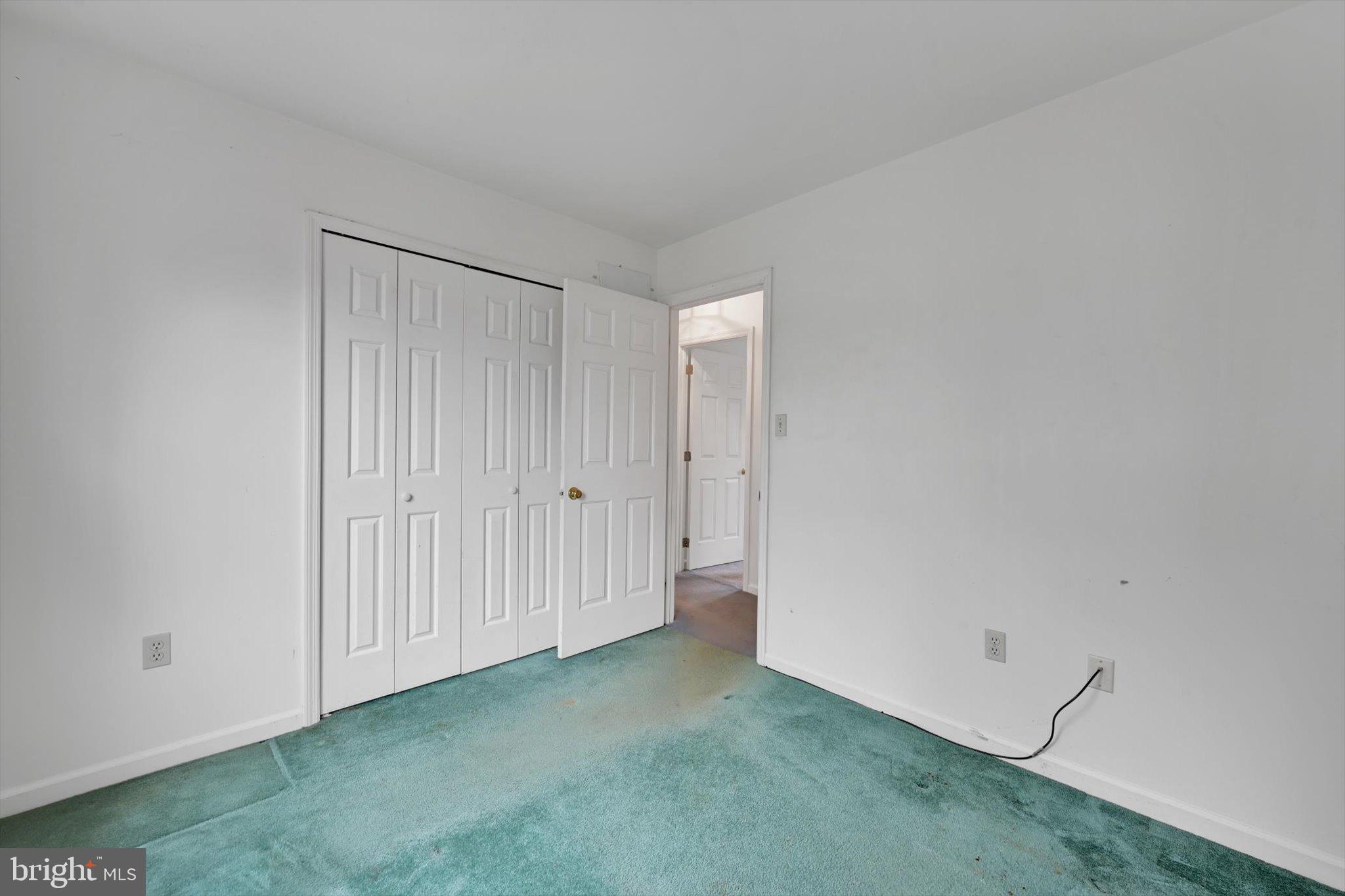 MANOR OAKS - Residential