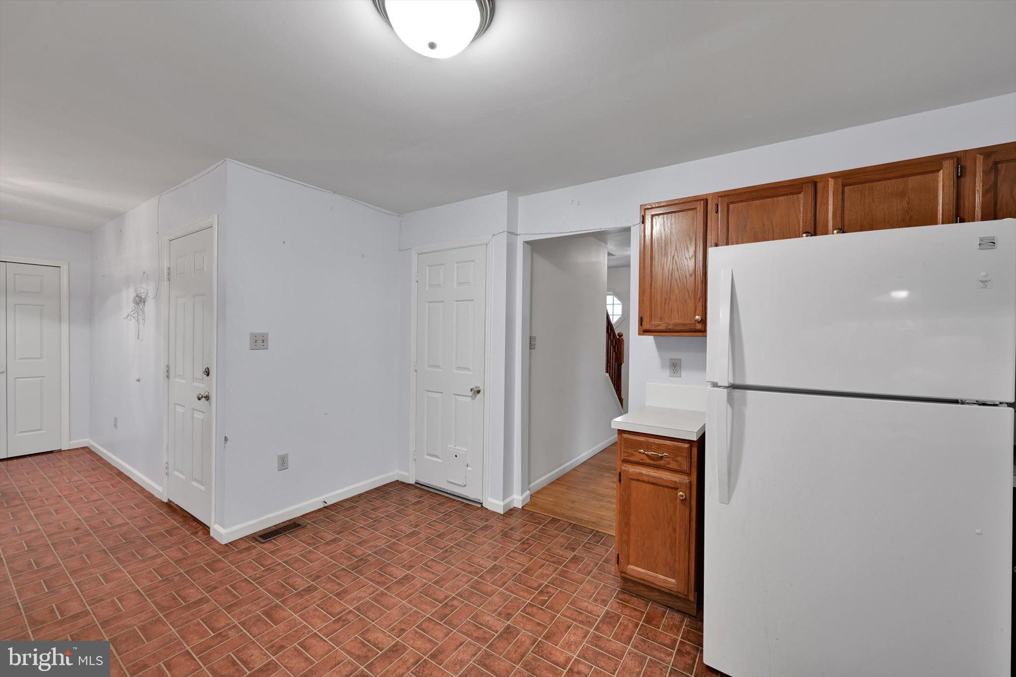 MANOR OAKS - Residential