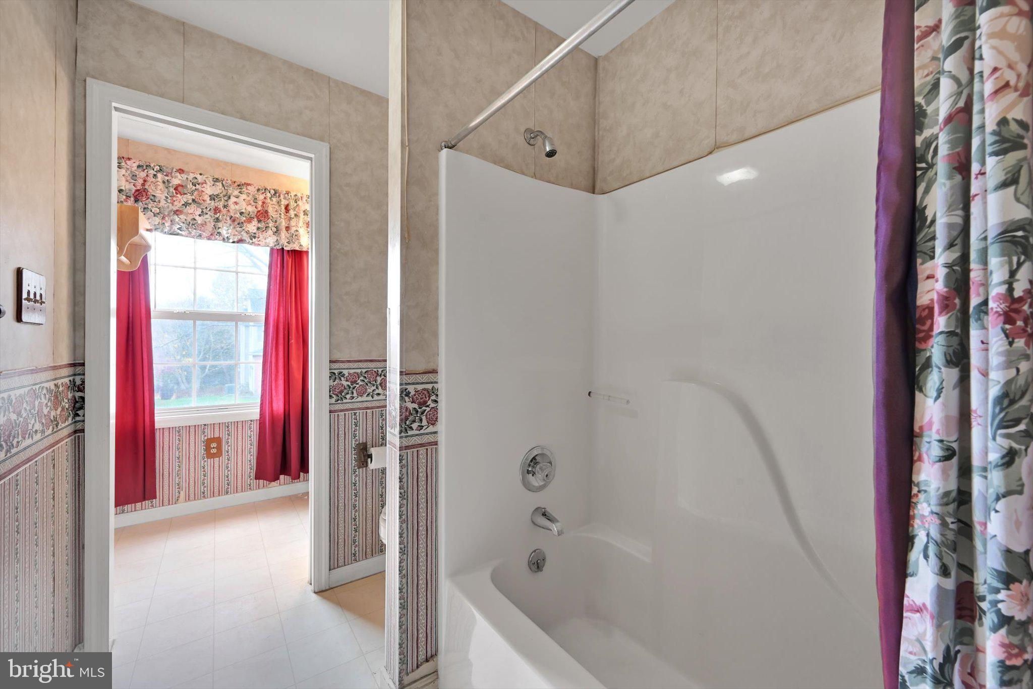 MANOR OAKS - Residential