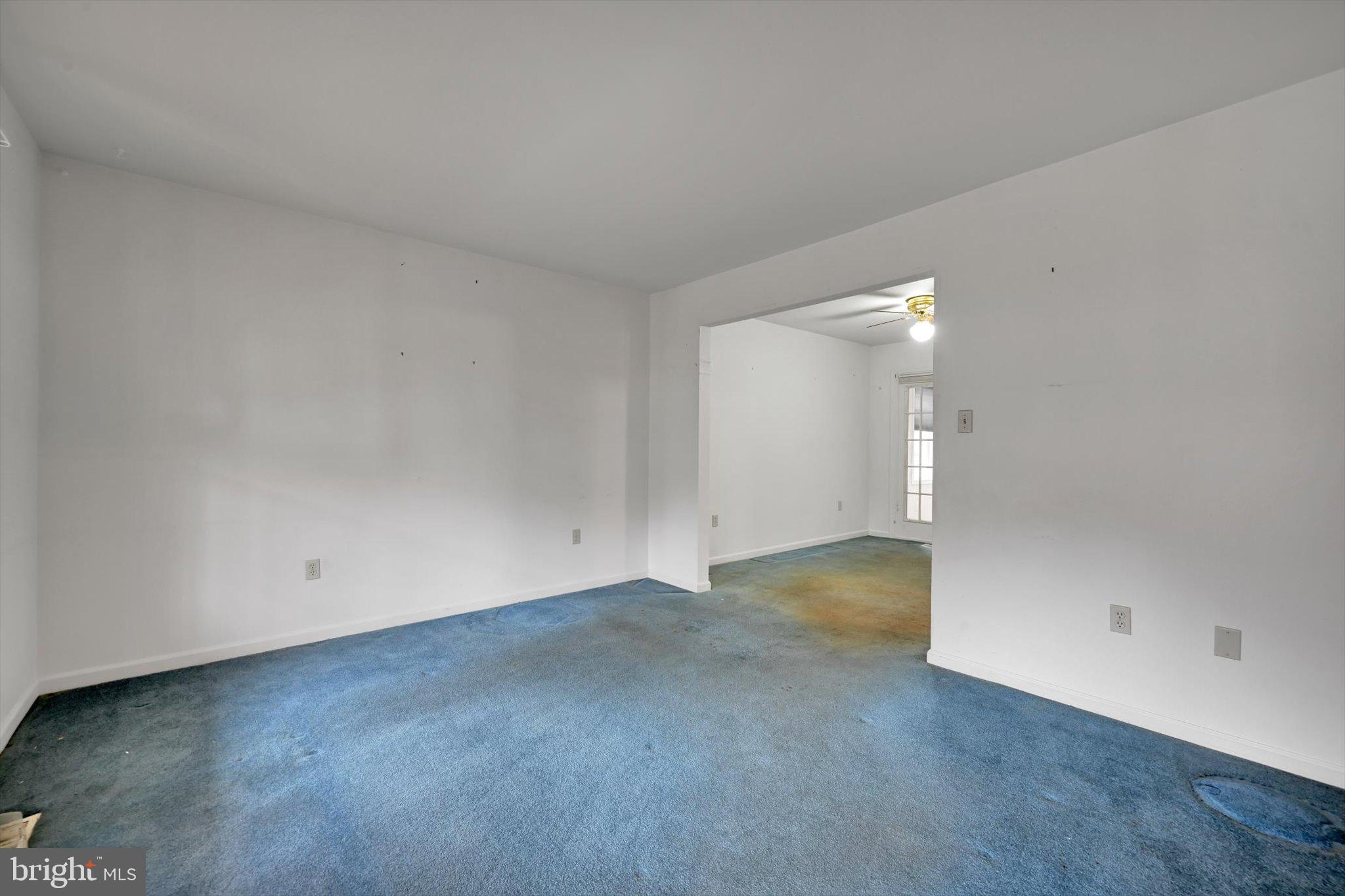 MANOR OAKS - Residential