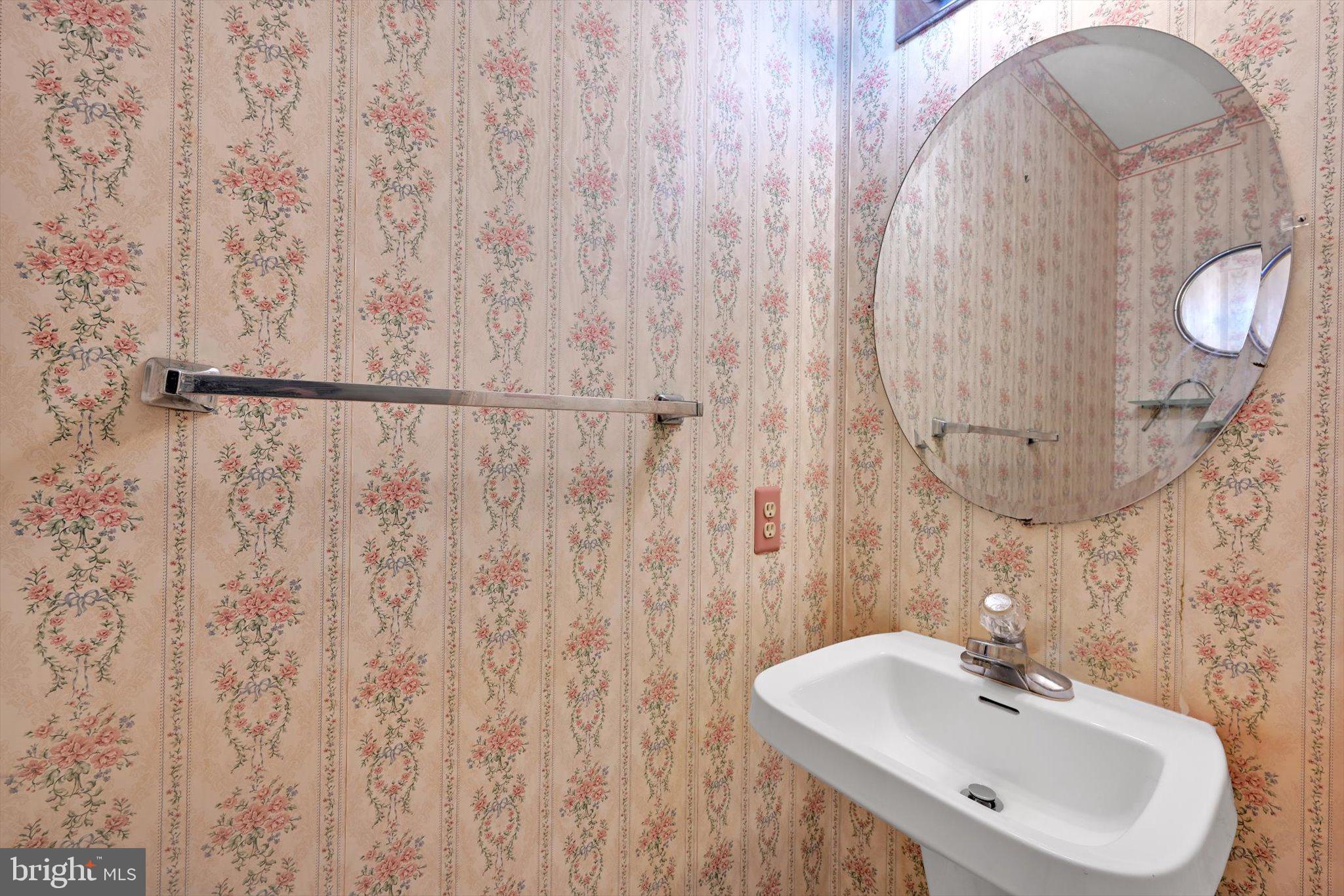 MANOR OAKS - Residential