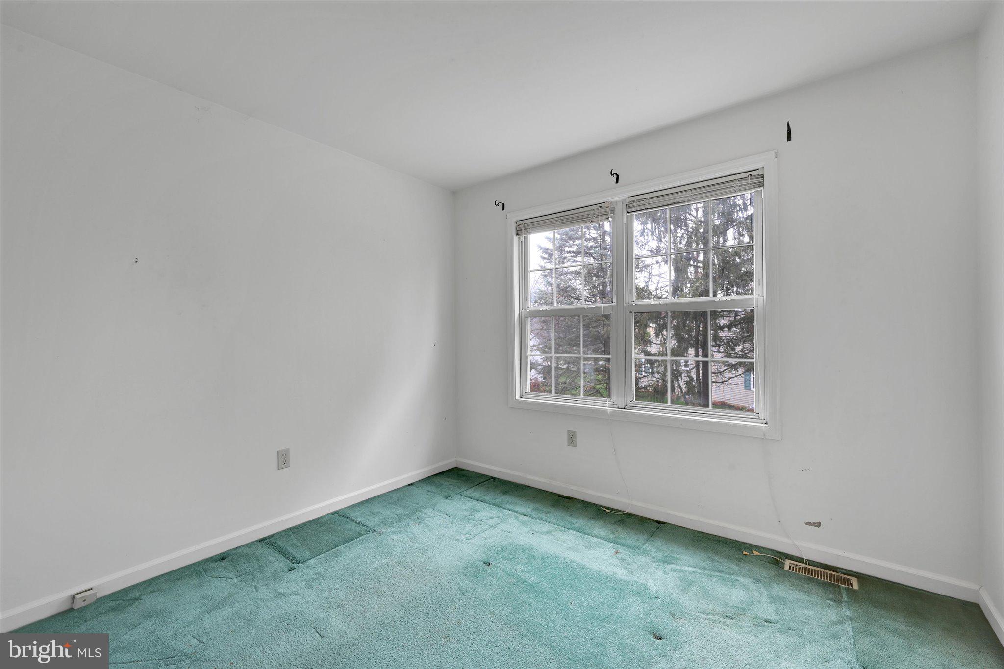 MANOR OAKS - Residential