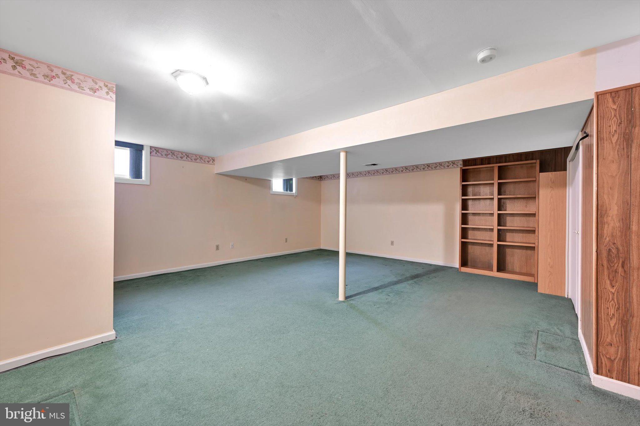 MANOR OAKS - Residential