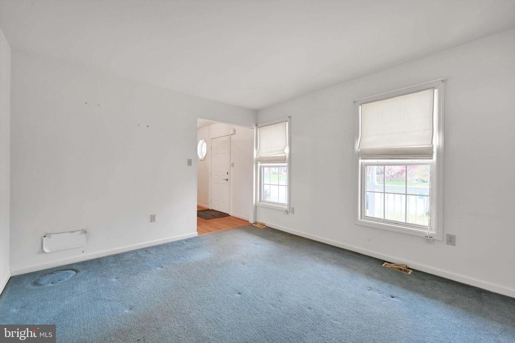 MANOR OAKS - Residential