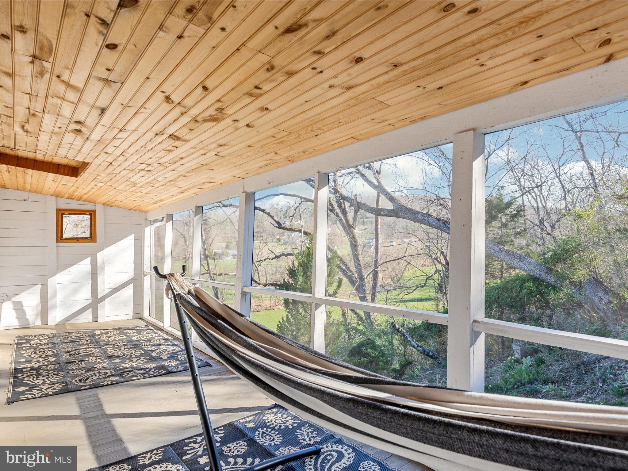 CAPON BRIDGE - Residential