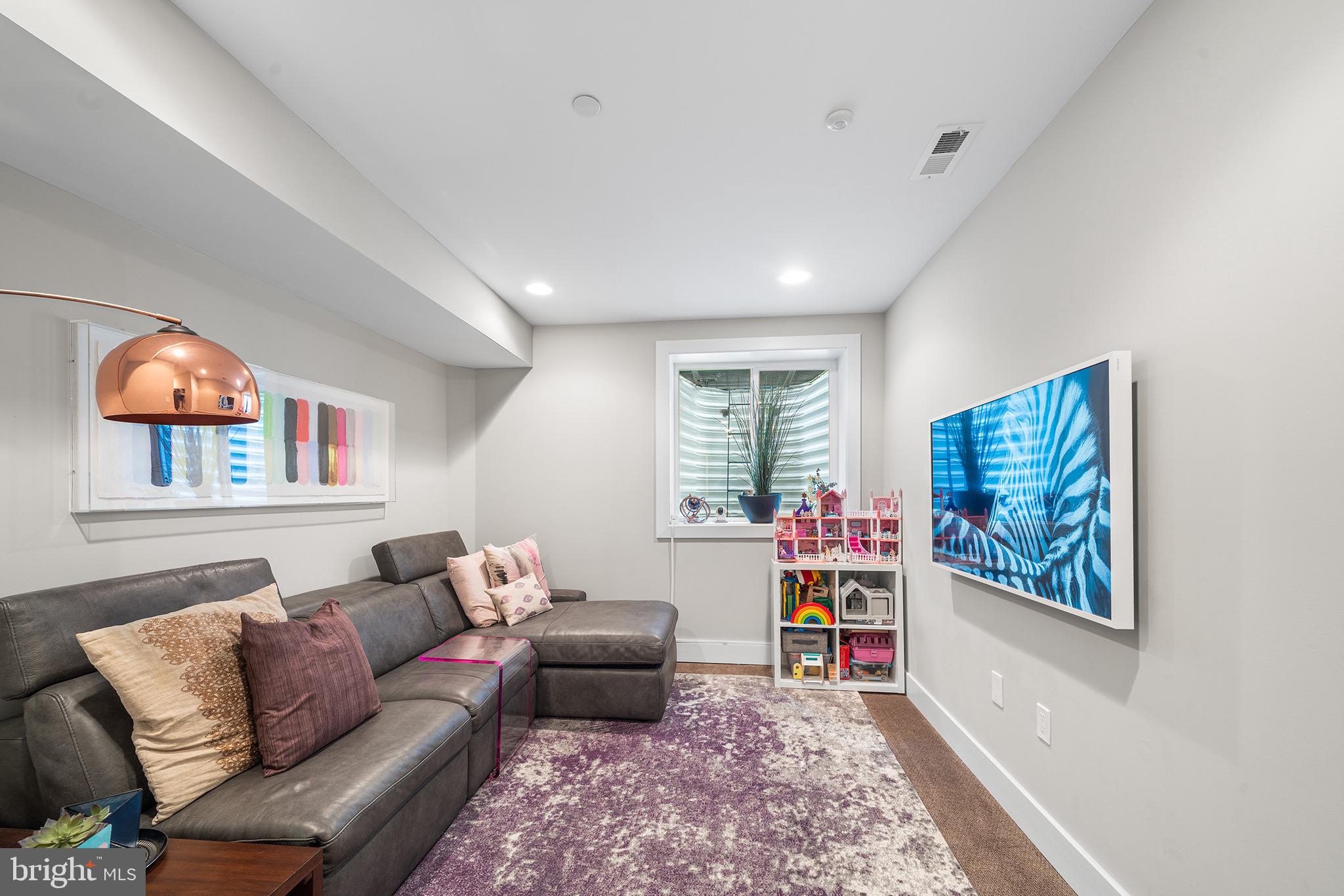 GRADUATE HOSPITAL - Residential