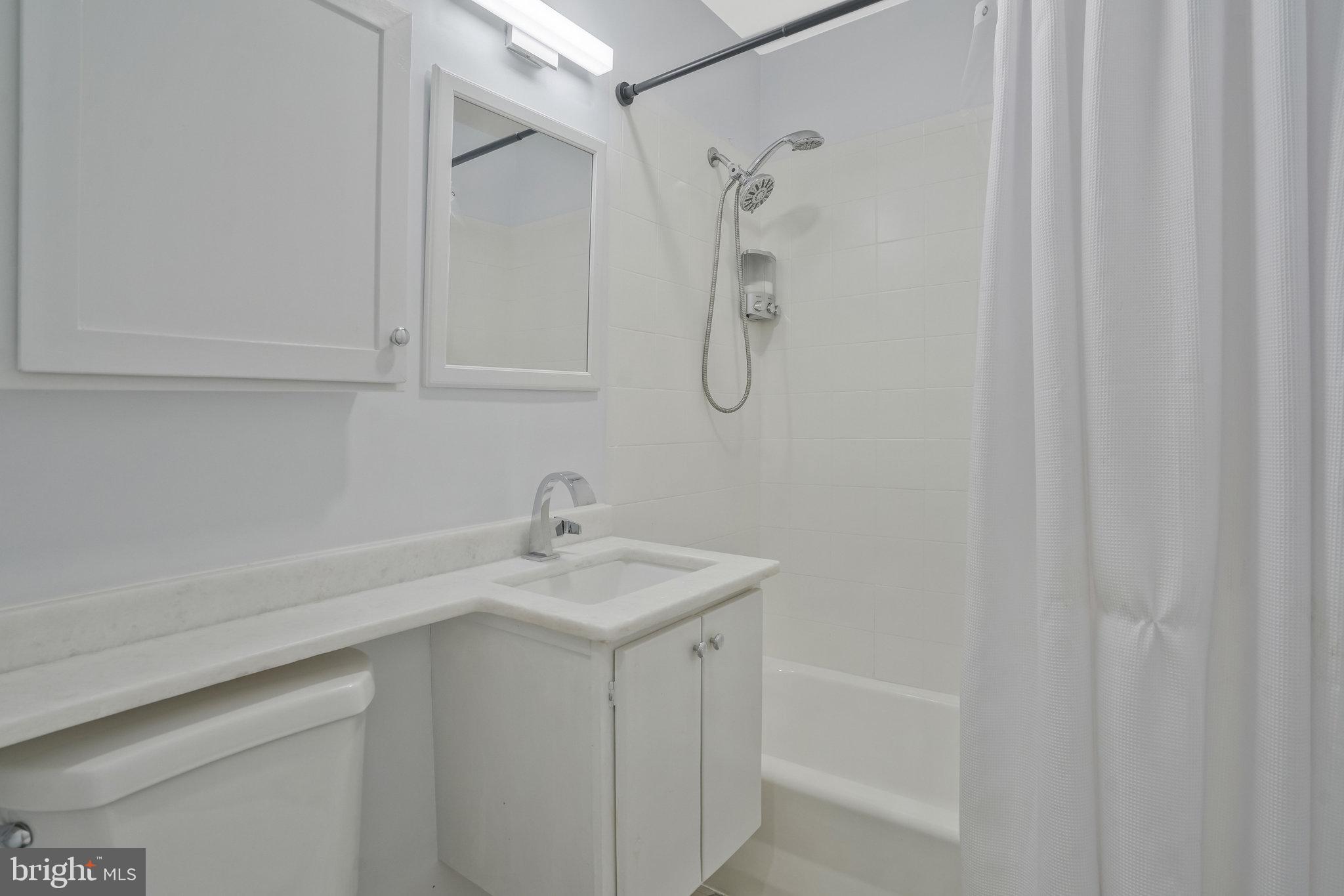 SOUTH LAWN - Residential Lease