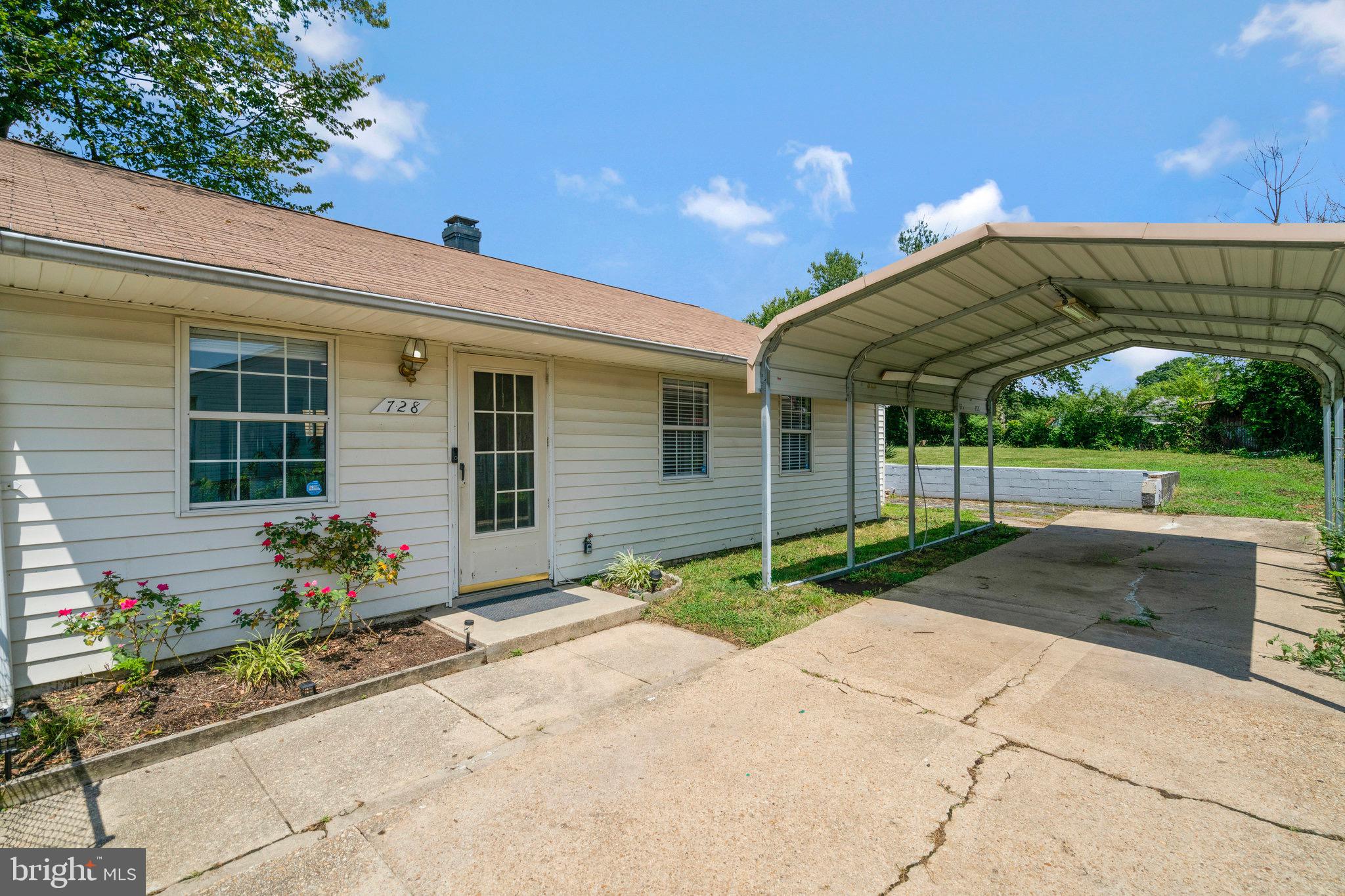 SOUTH LAWN - Residential Lease