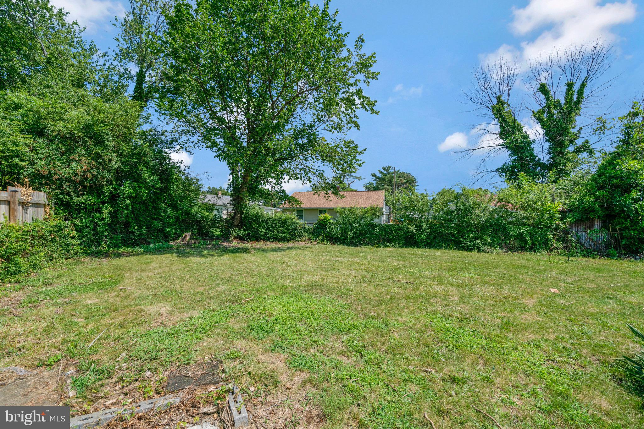 SOUTH LAWN - Residential Lease