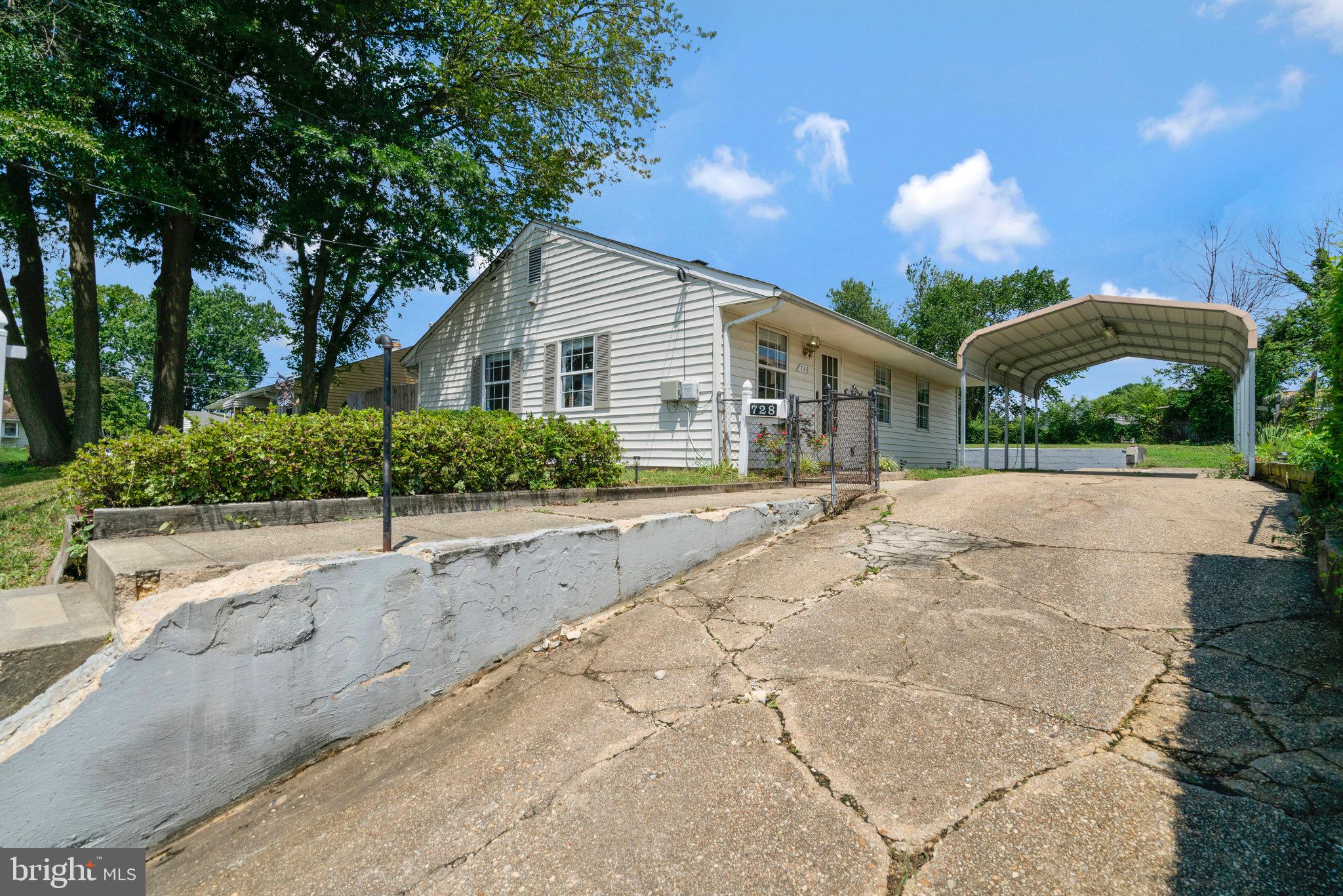 SOUTH LAWN - Residential Lease