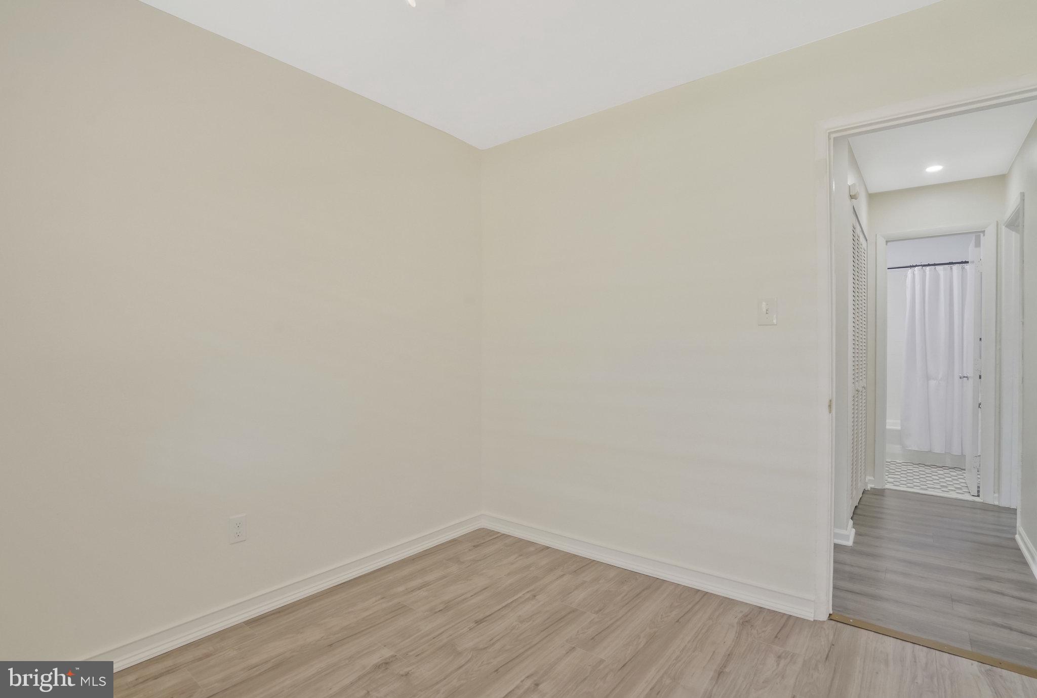 SOUTH LAWN - Residential Lease