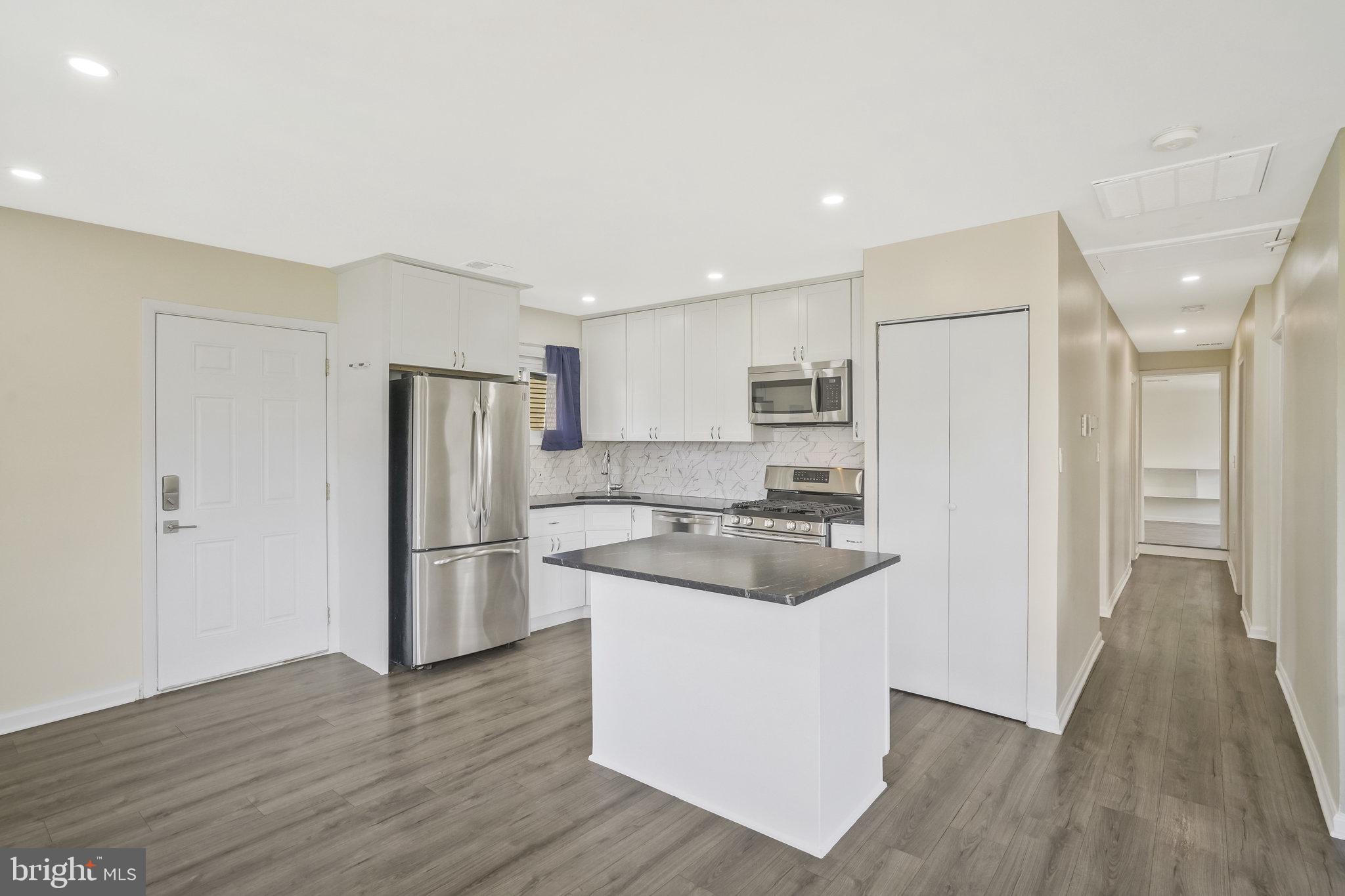 SOUTH LAWN - Residential Lease