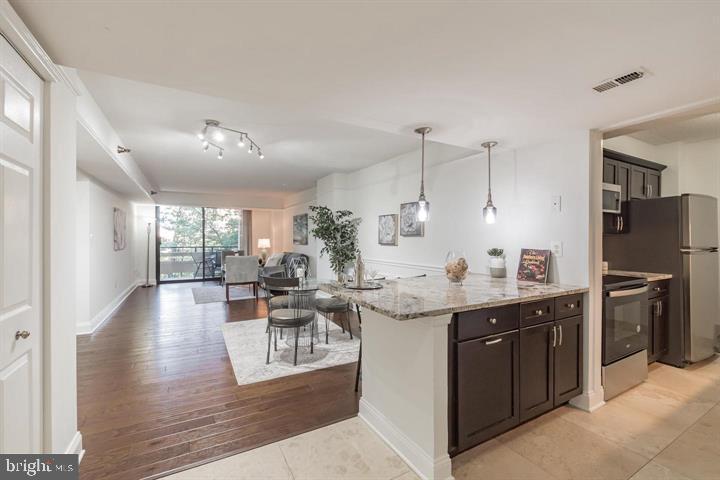 1808 OLD MEADOW ROAD 718
