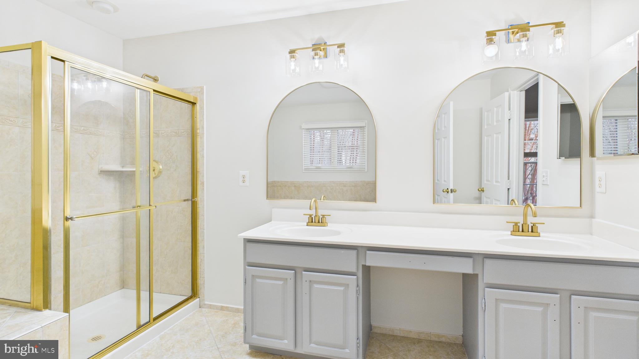 BROADLANDS - Residential