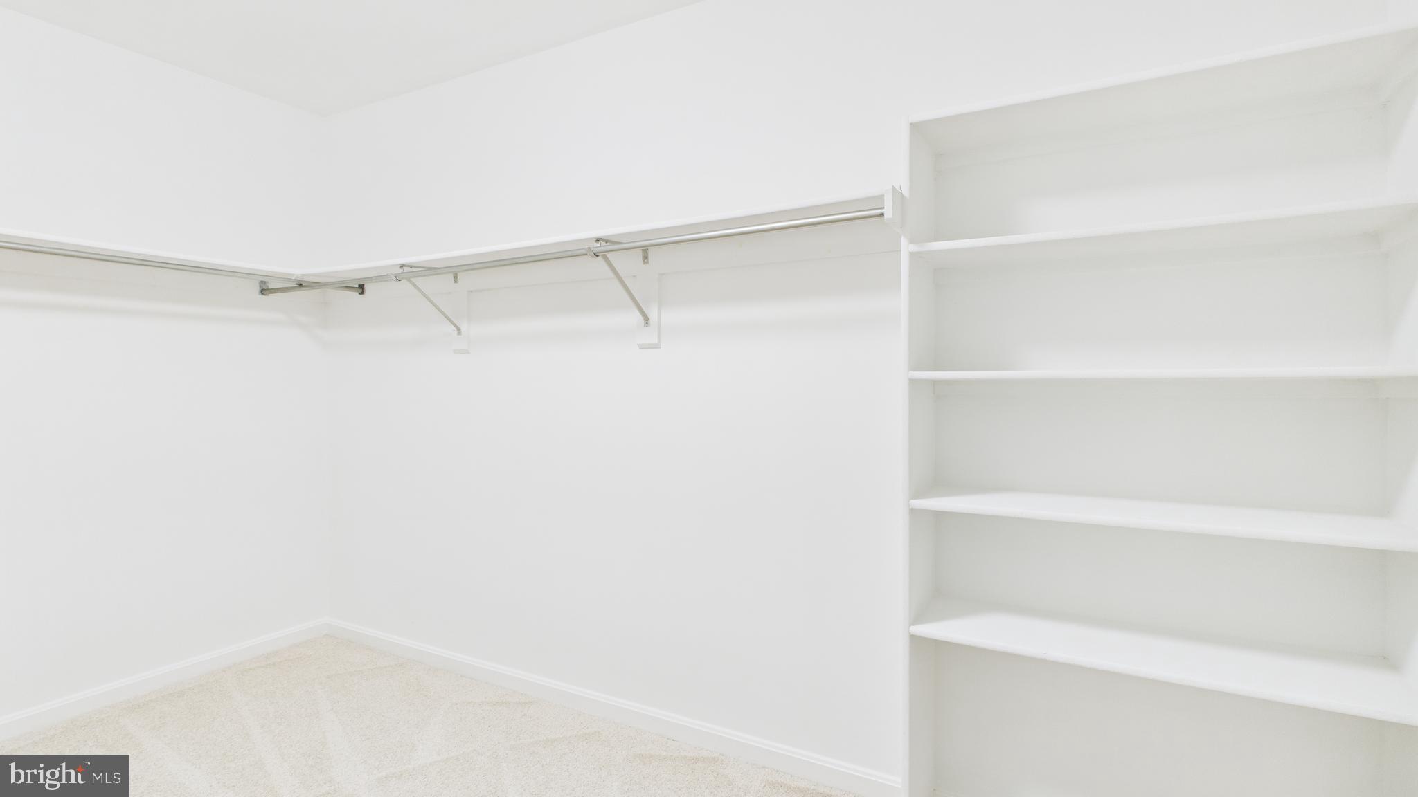 BROADLANDS - Residential