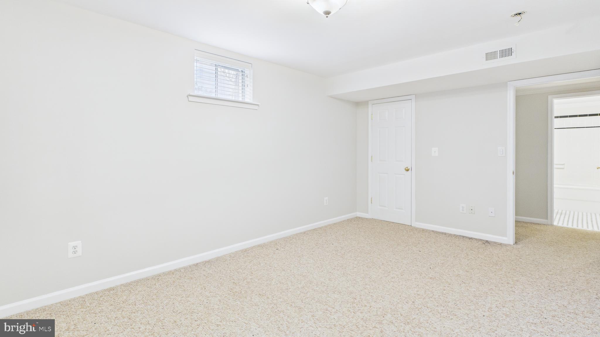 BROADLANDS - Residential