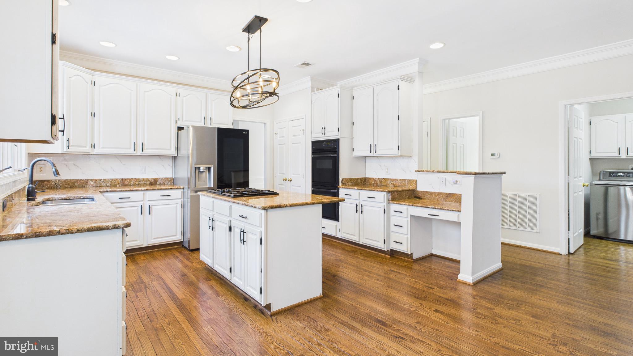 BROADLANDS - Residential