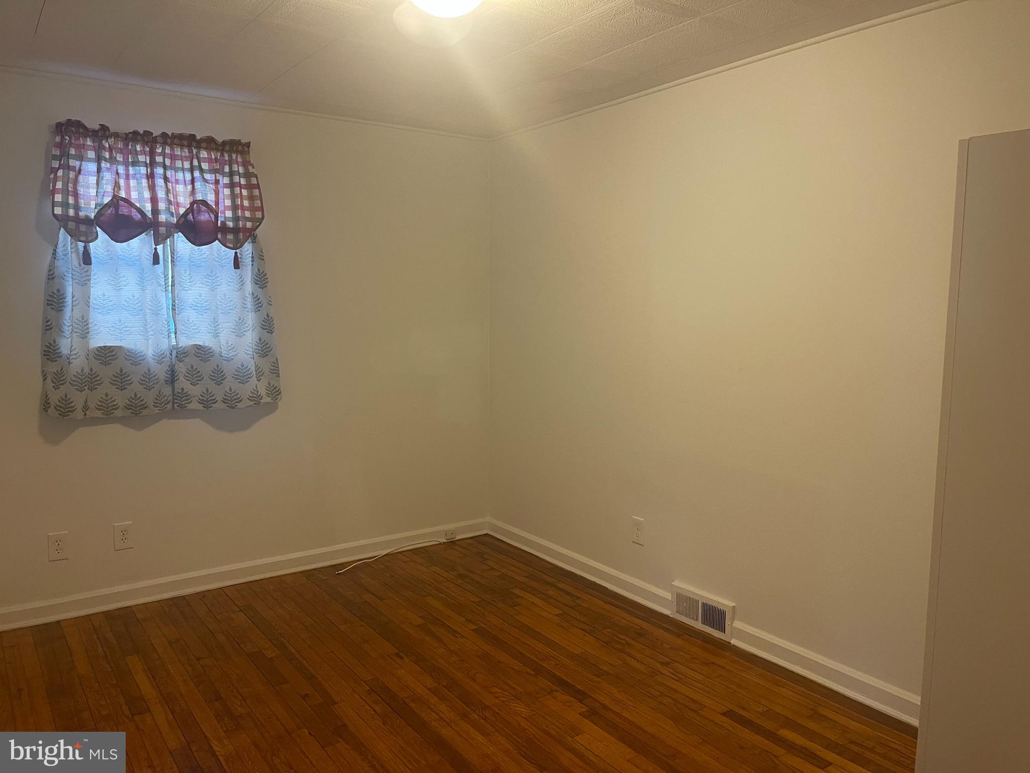 ROLLING VIEW - Residential Lease