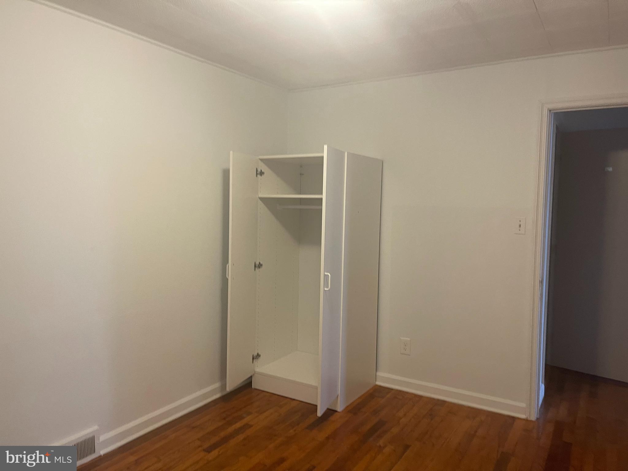 ROLLING VIEW - Residential Lease