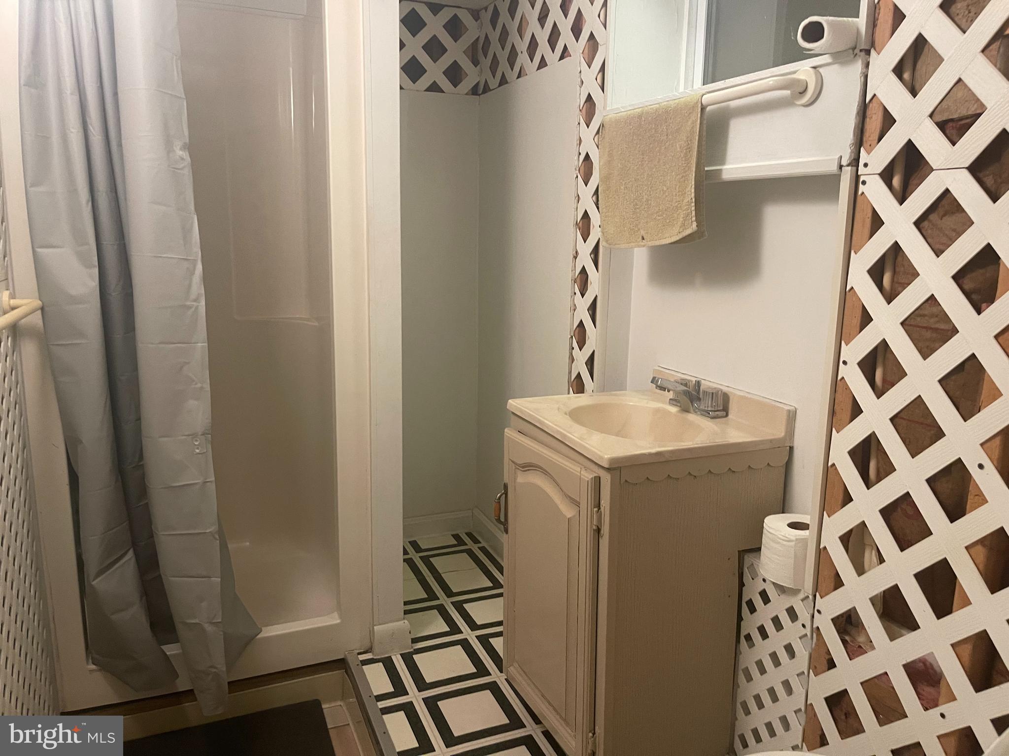 ROLLING VIEW - Residential Lease