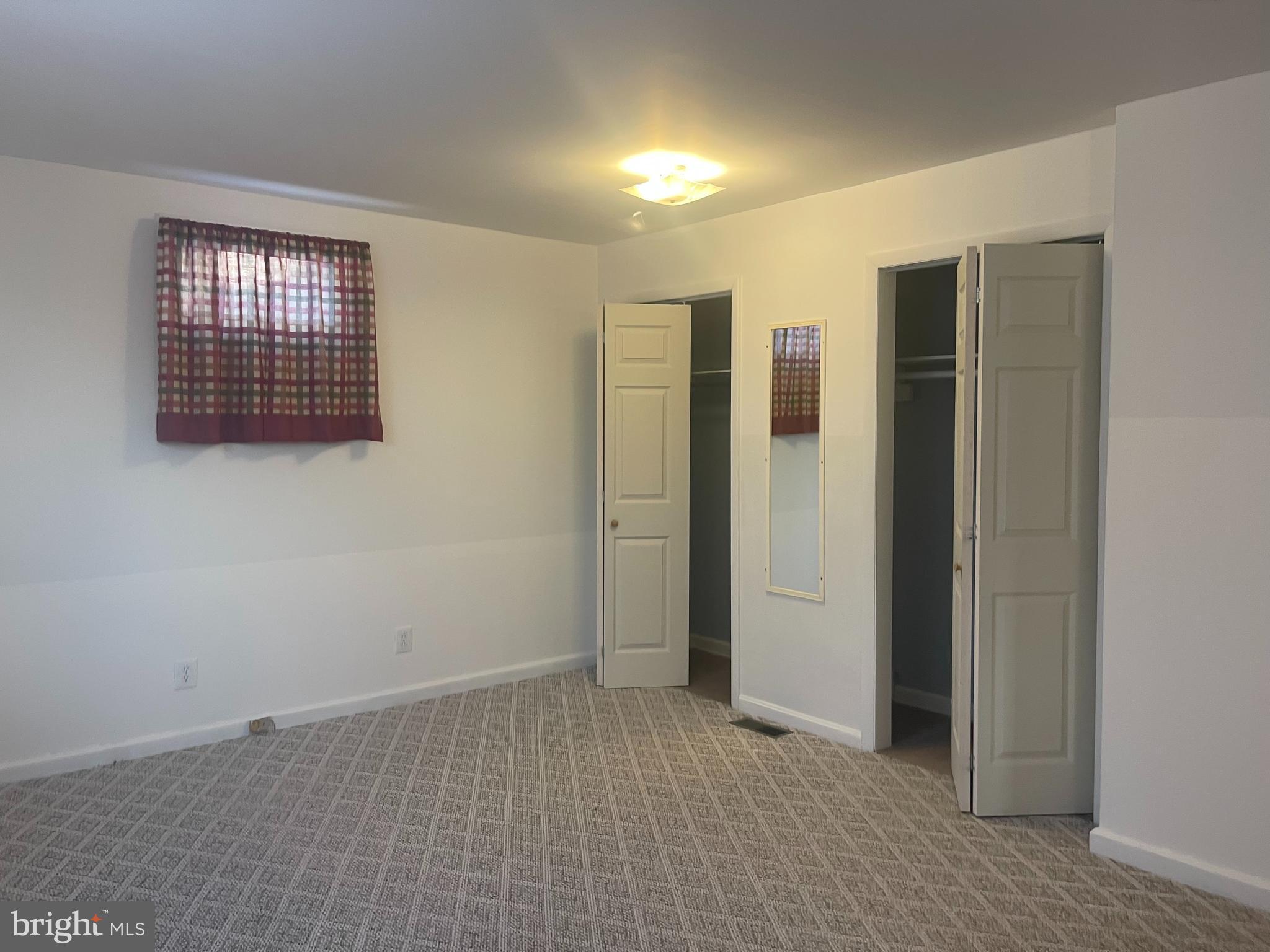 ROLLING VIEW - Residential Lease