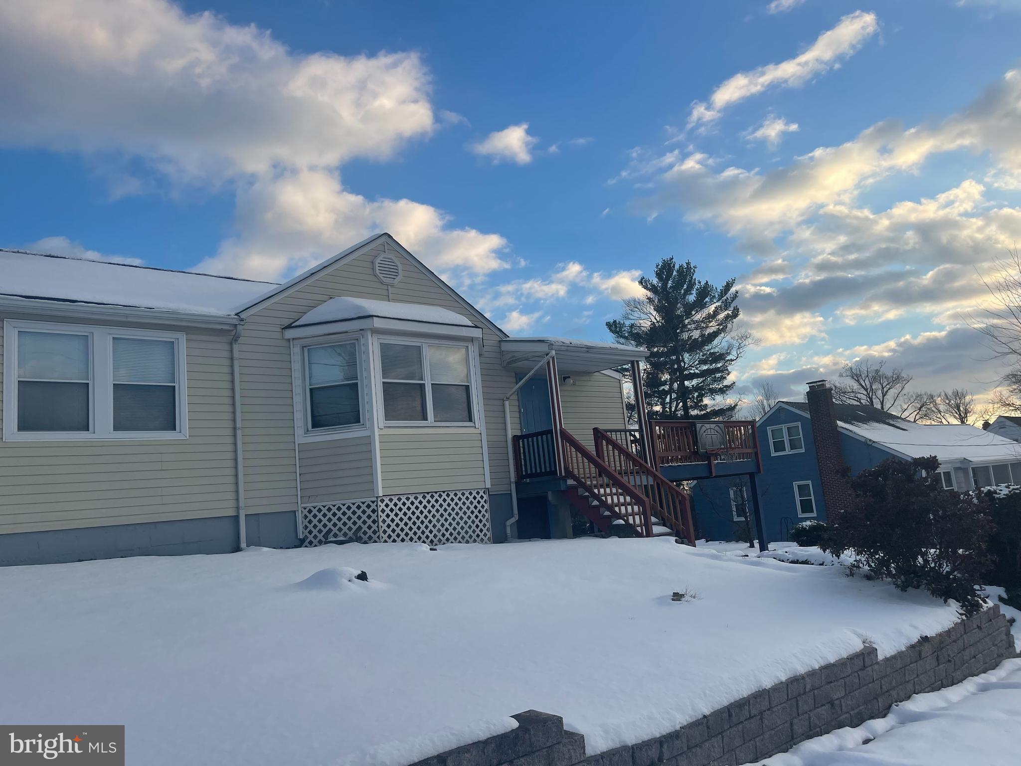 ROLLING VIEW - Residential Lease